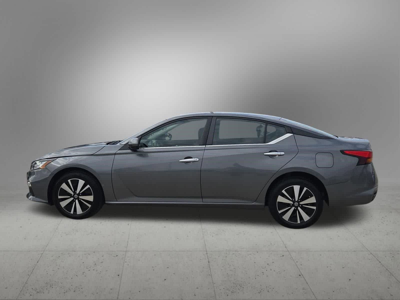 Thumbnail: 2022 Nissan Altima - 3