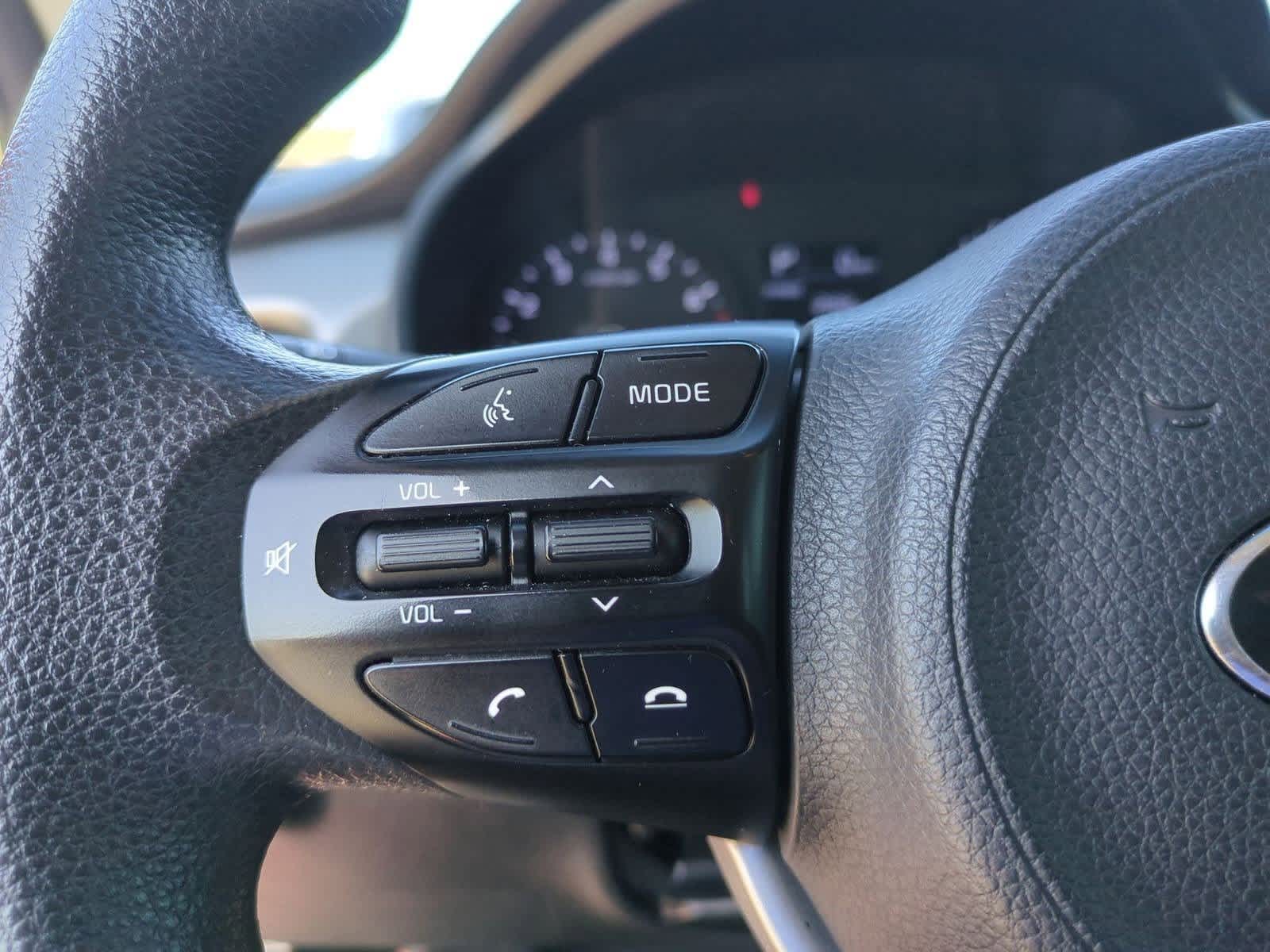 Thumbnail: 2019 Kia Rio - 22