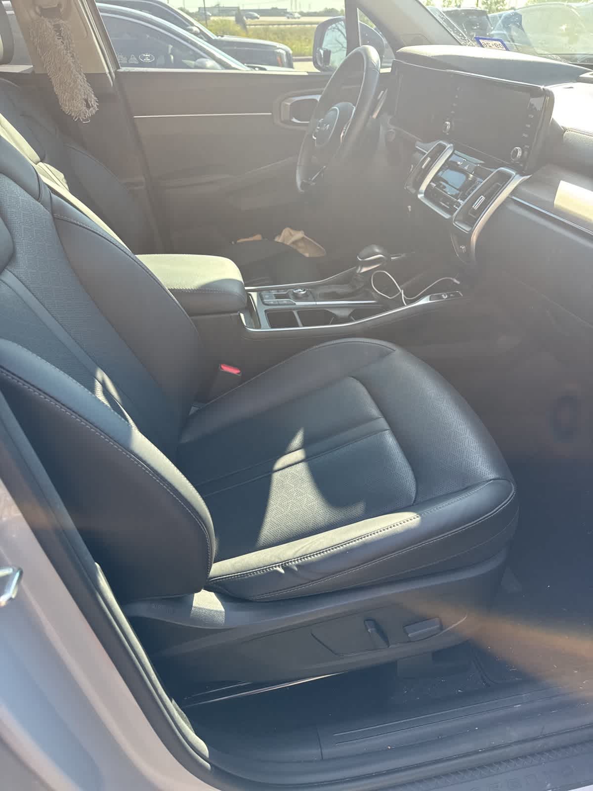 Thumbnail: 2023 Kia Sorento - 5