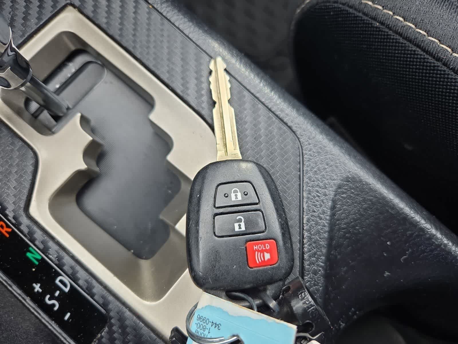 Thumbnail: 2015 Toyota RAV4 - 34