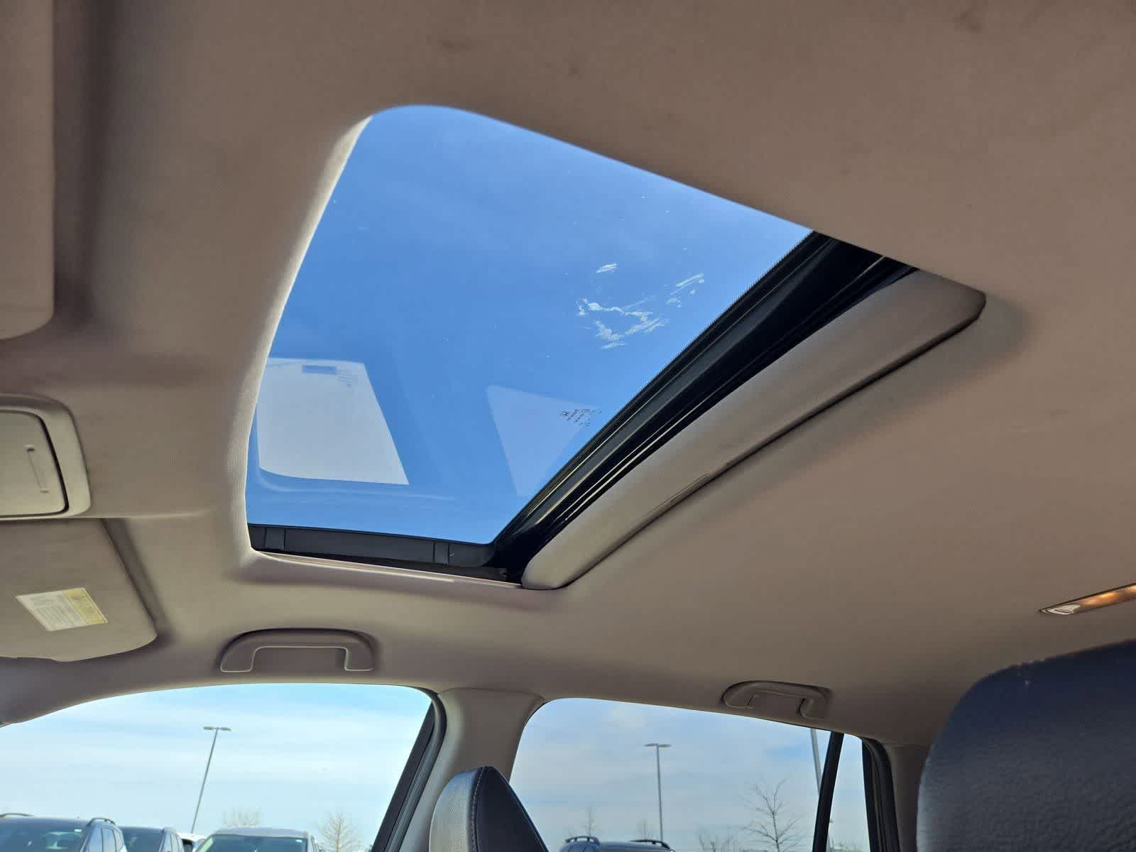 Thumbnail: 2016 Honda Pilot - 18