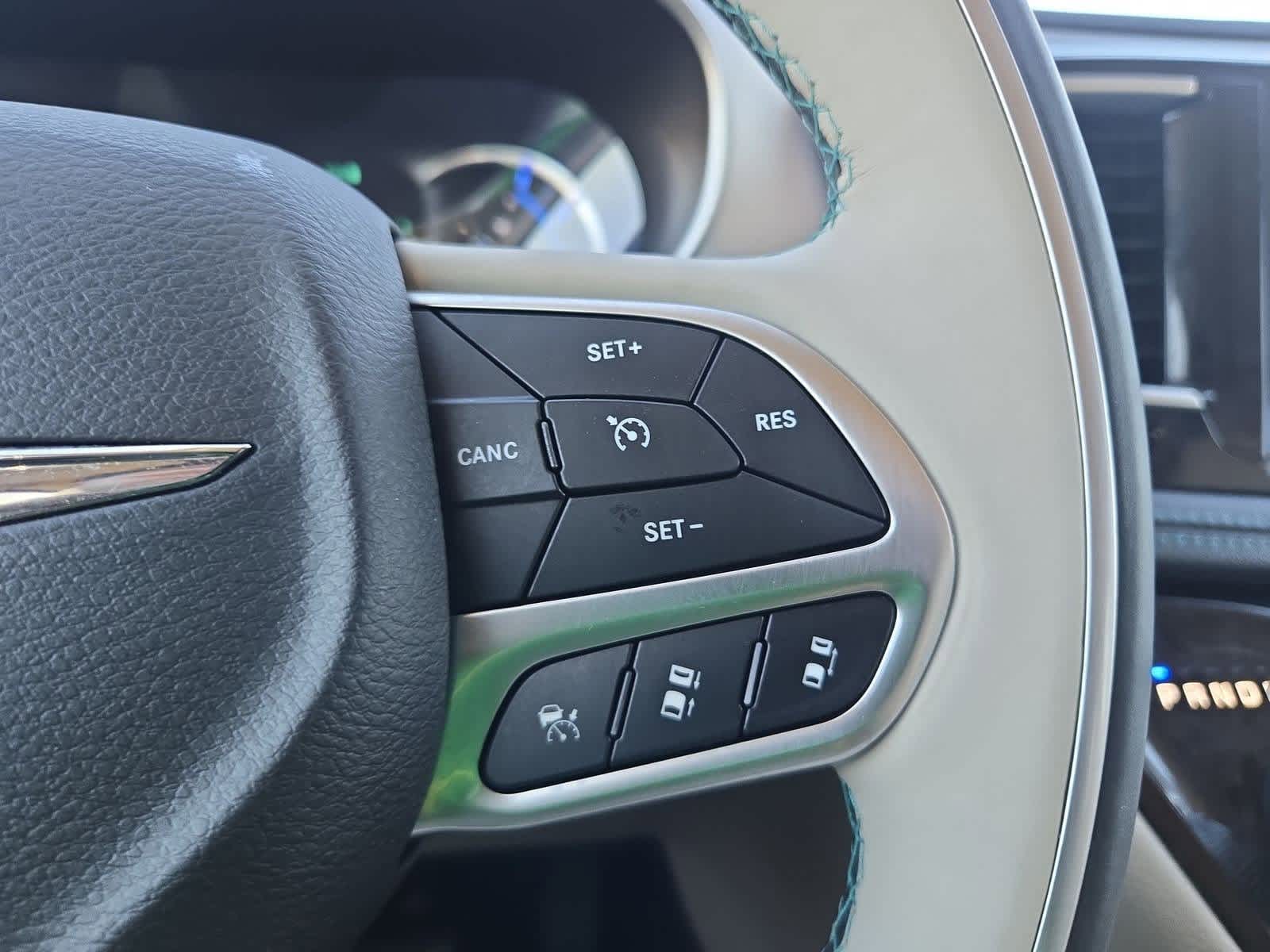 Thumbnail: 2018 Chrysler Pacifica - 23