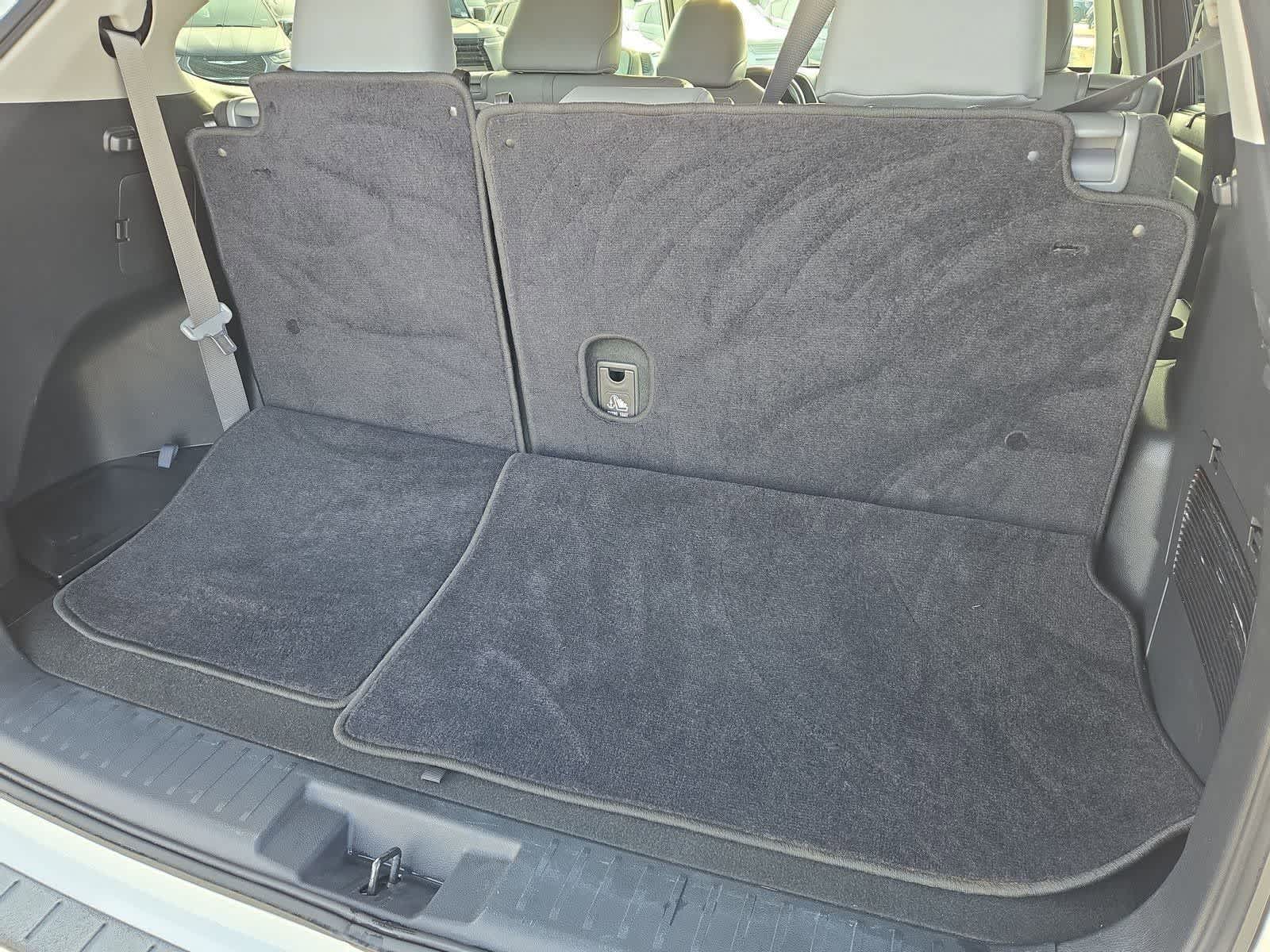 Thumbnail: 2021 Toyota Highlander - 33