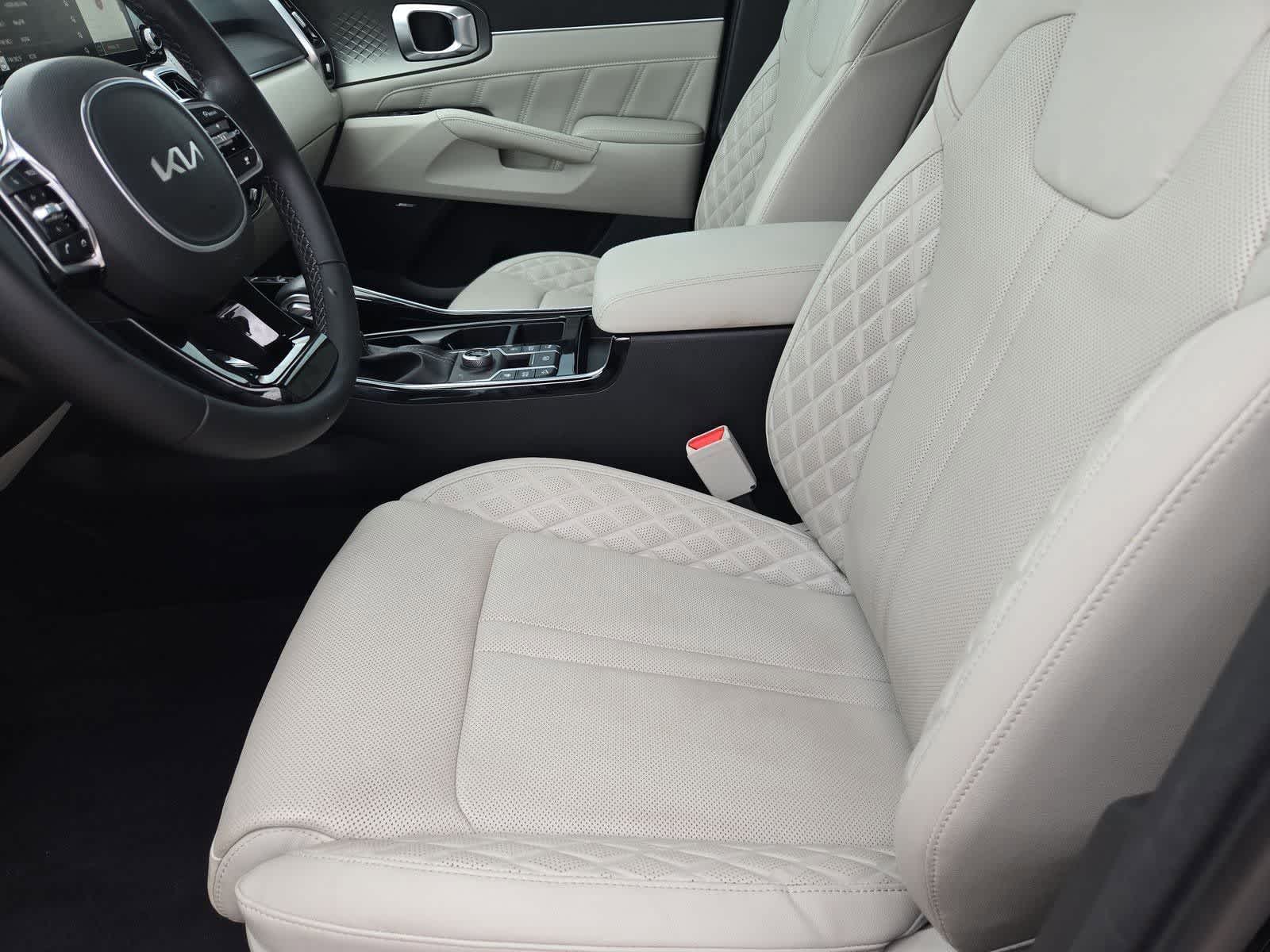 Thumbnail: 2023 Kia Sorento - 14