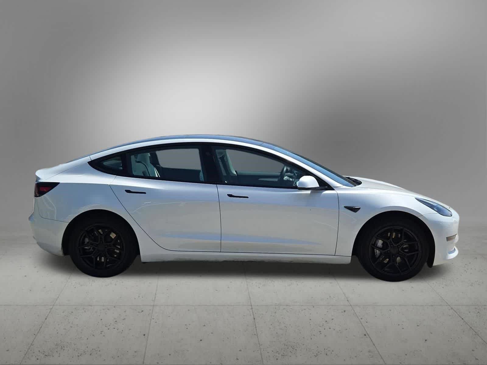 Thumbnail: 2023 Tesla Model 3 - 6