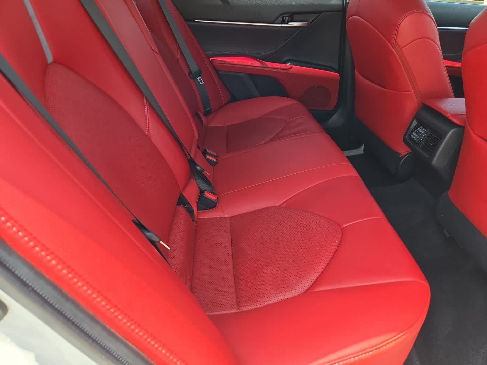 2018 Toyota Camry XSE - Photo 18