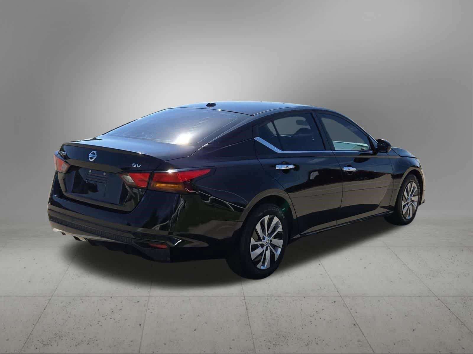 Thumbnail: 2019 Nissan Altima - 6