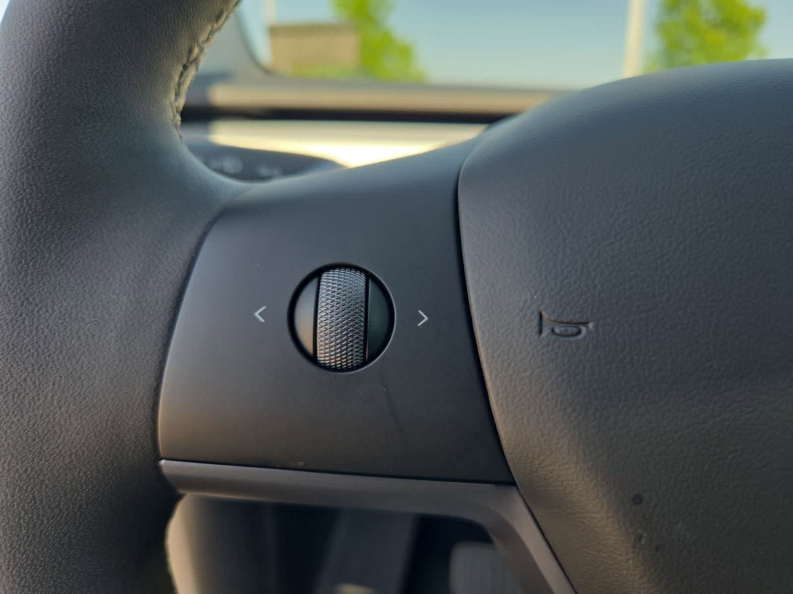 Thumbnail: 2025 Tesla Model Y - 21