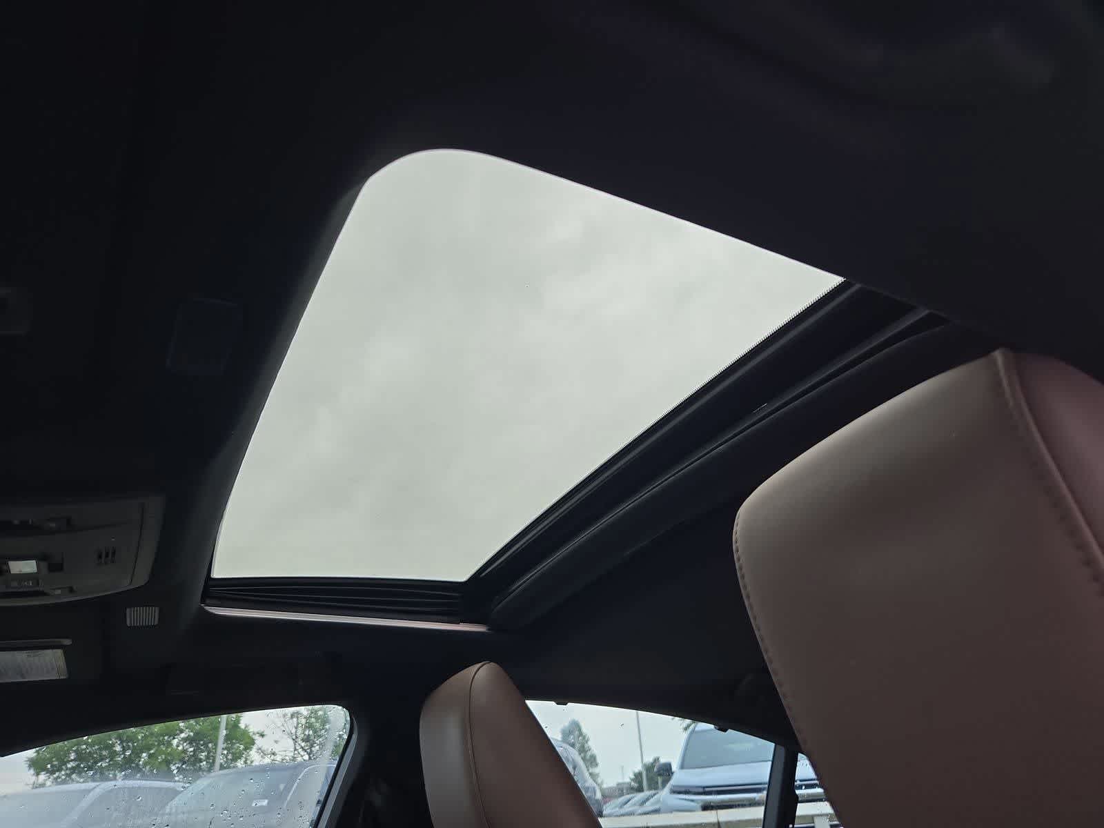 Thumbnail: 2022 Lexus ES - 17