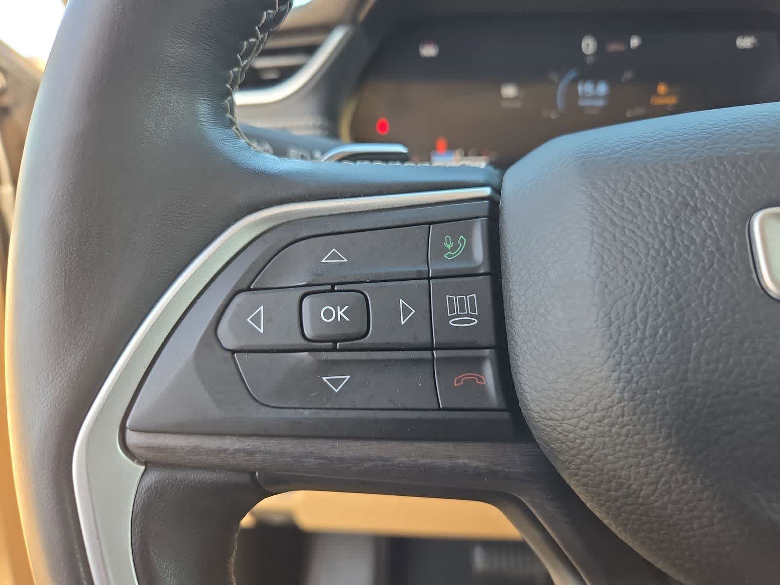 Thumbnail: 2022 Jeep Grand Cherokee - 23