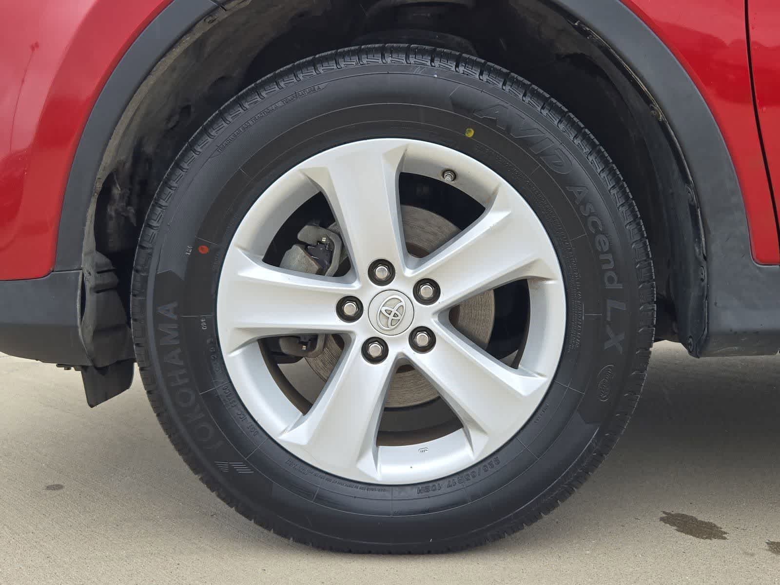 Thumbnail: 2014 Toyota RAV4 - 13