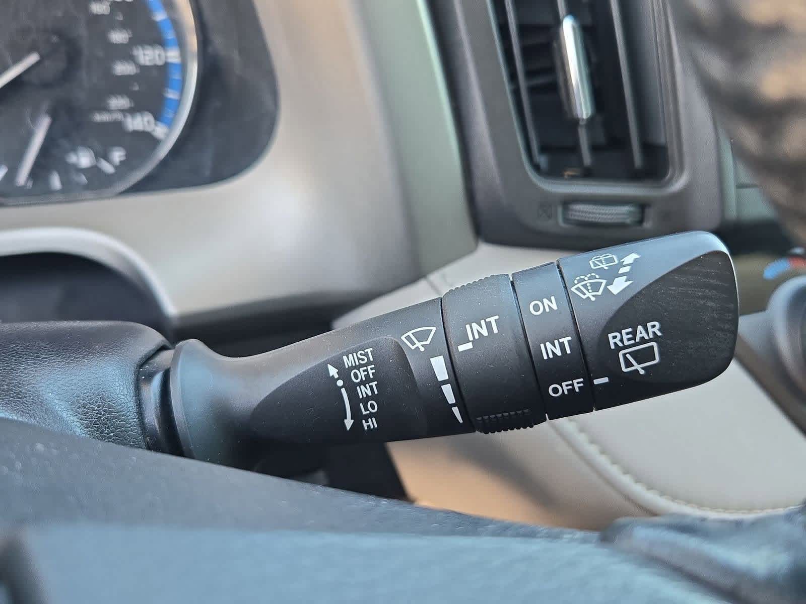 Thumbnail: 2016 Toyota RAV4 - 27