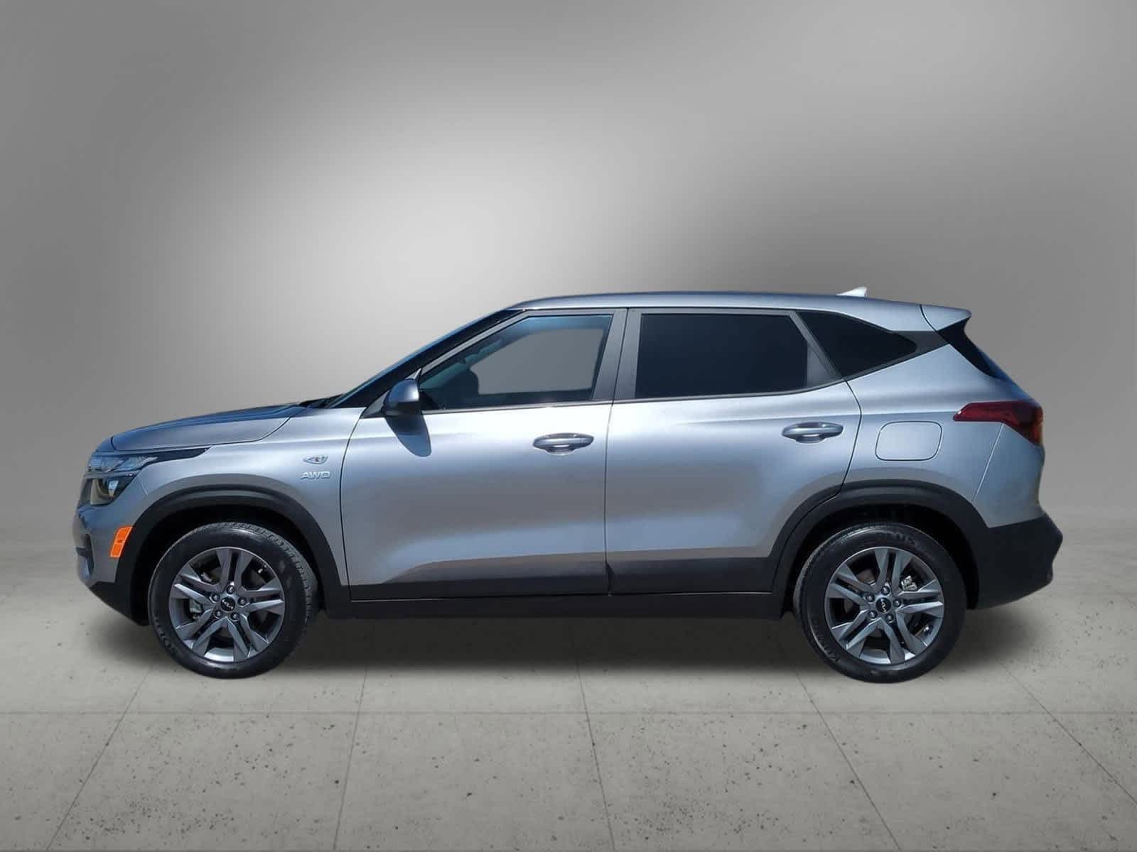 Thumbnail: 2022 Kia Seltos - 3