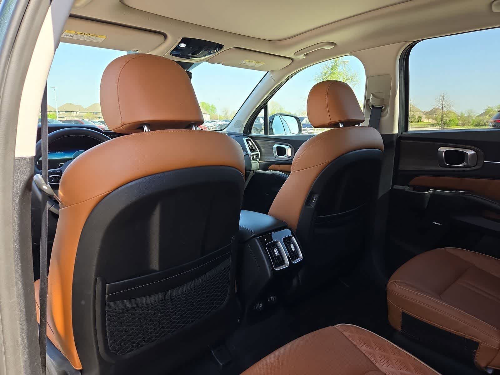 Thumbnail: 2021 Kia Sorento - 16