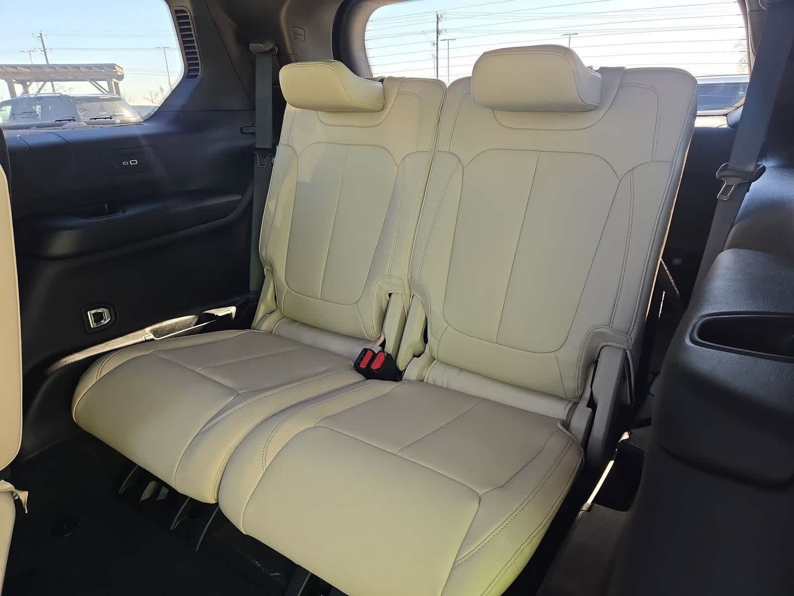 Thumbnail: 2023 Jeep Grand Cherokee - 38