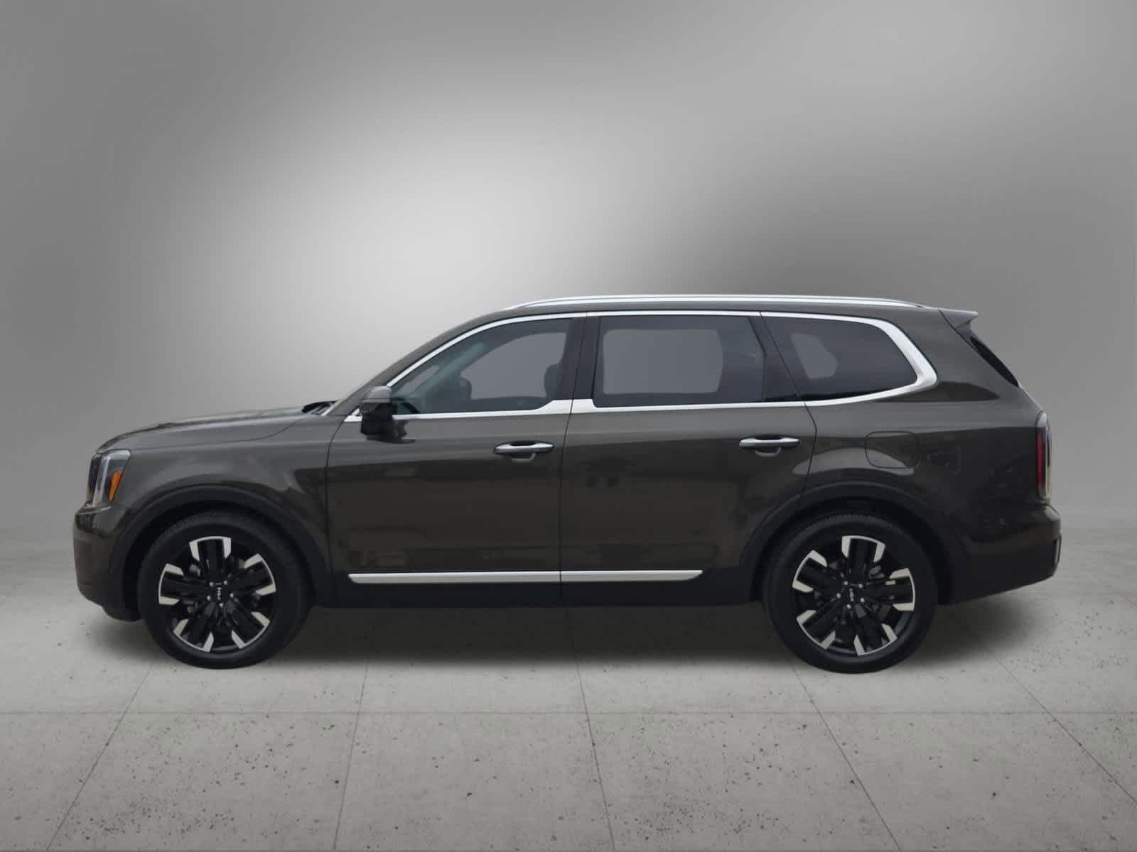Thumbnail: 2023 Kia Telluride - 3