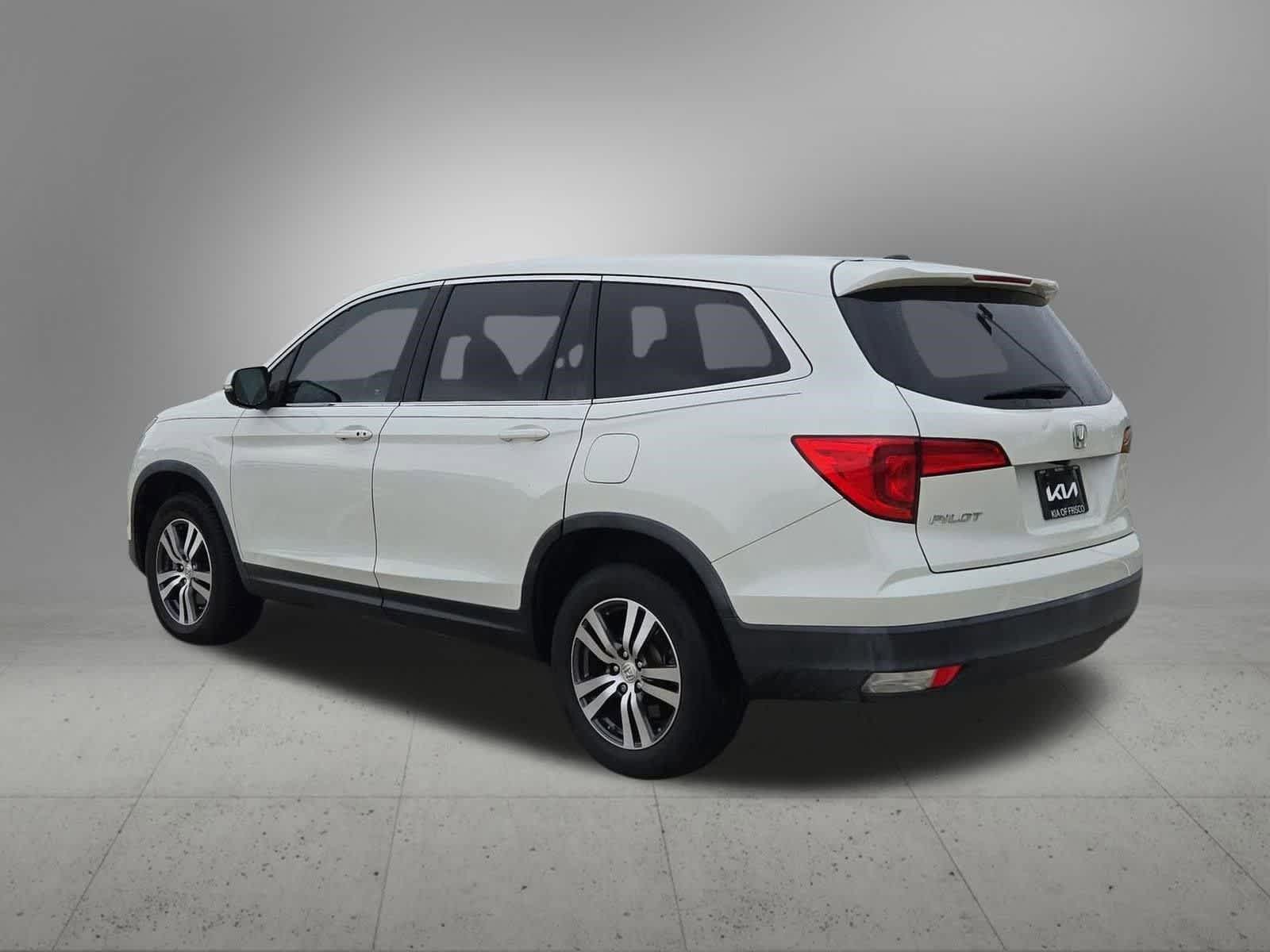 Thumbnail: 2016 Honda Pilot - 4