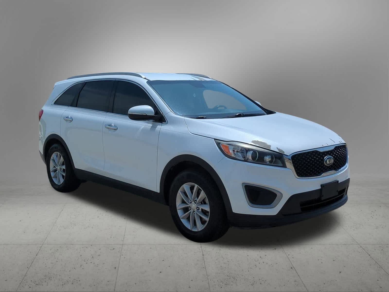 Thumbnail: 2016 Kia Sorento - 8