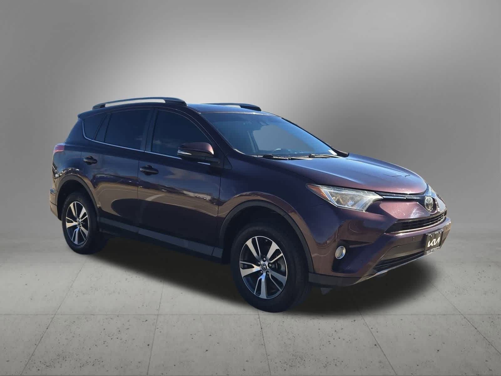 Thumbnail: 2018 Toyota RAV4 - 8