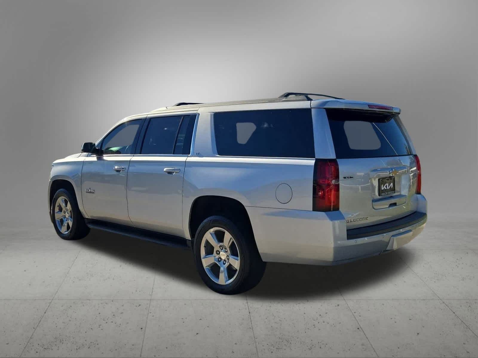 Thumbnail: 2017 Chevrolet Suburban - 4