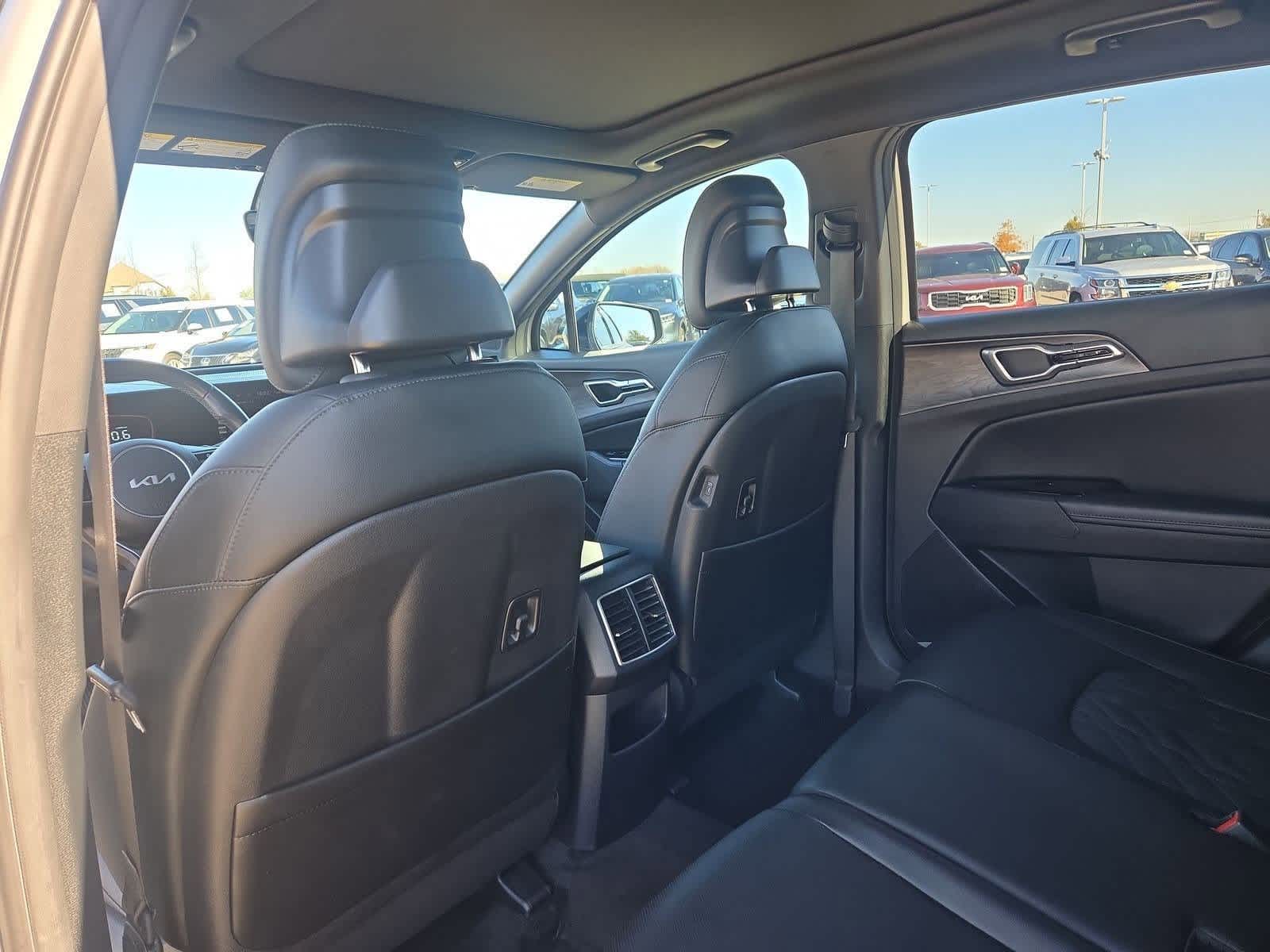 Thumbnail: 2023 Kia Sportage - 17