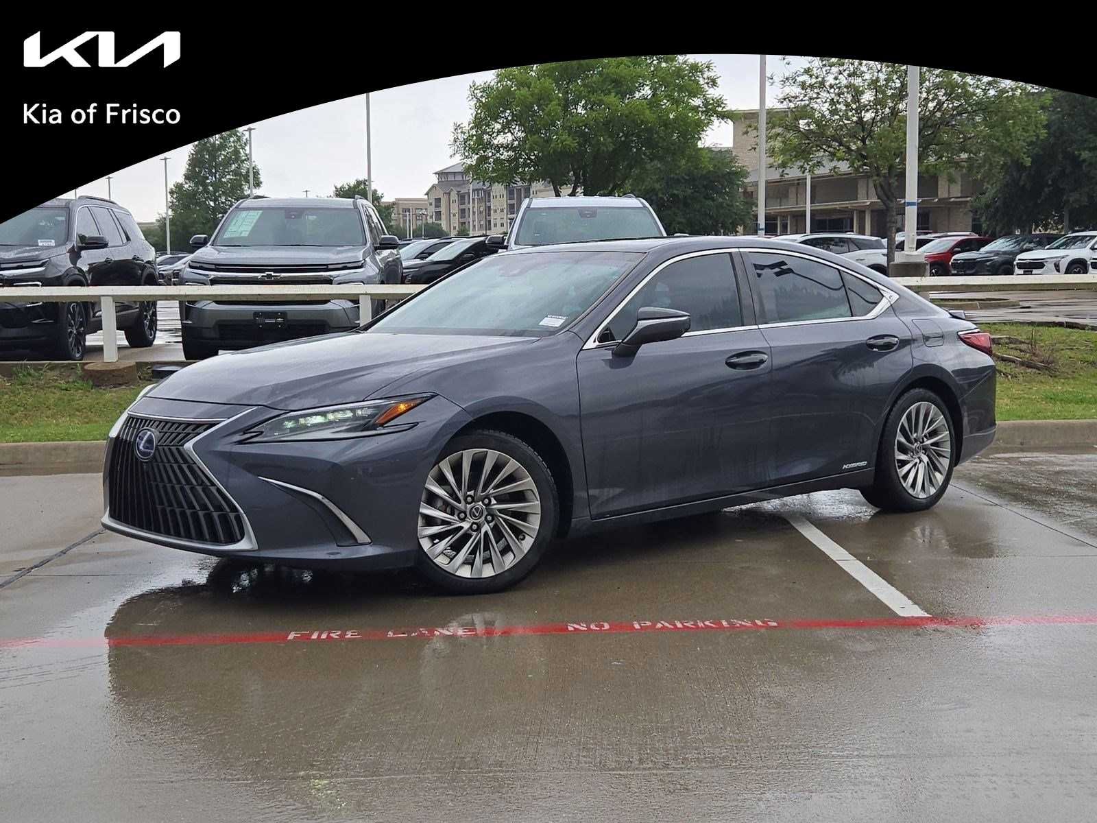 2022 Lexus ES 300h 300h Ultra Luxury's photo