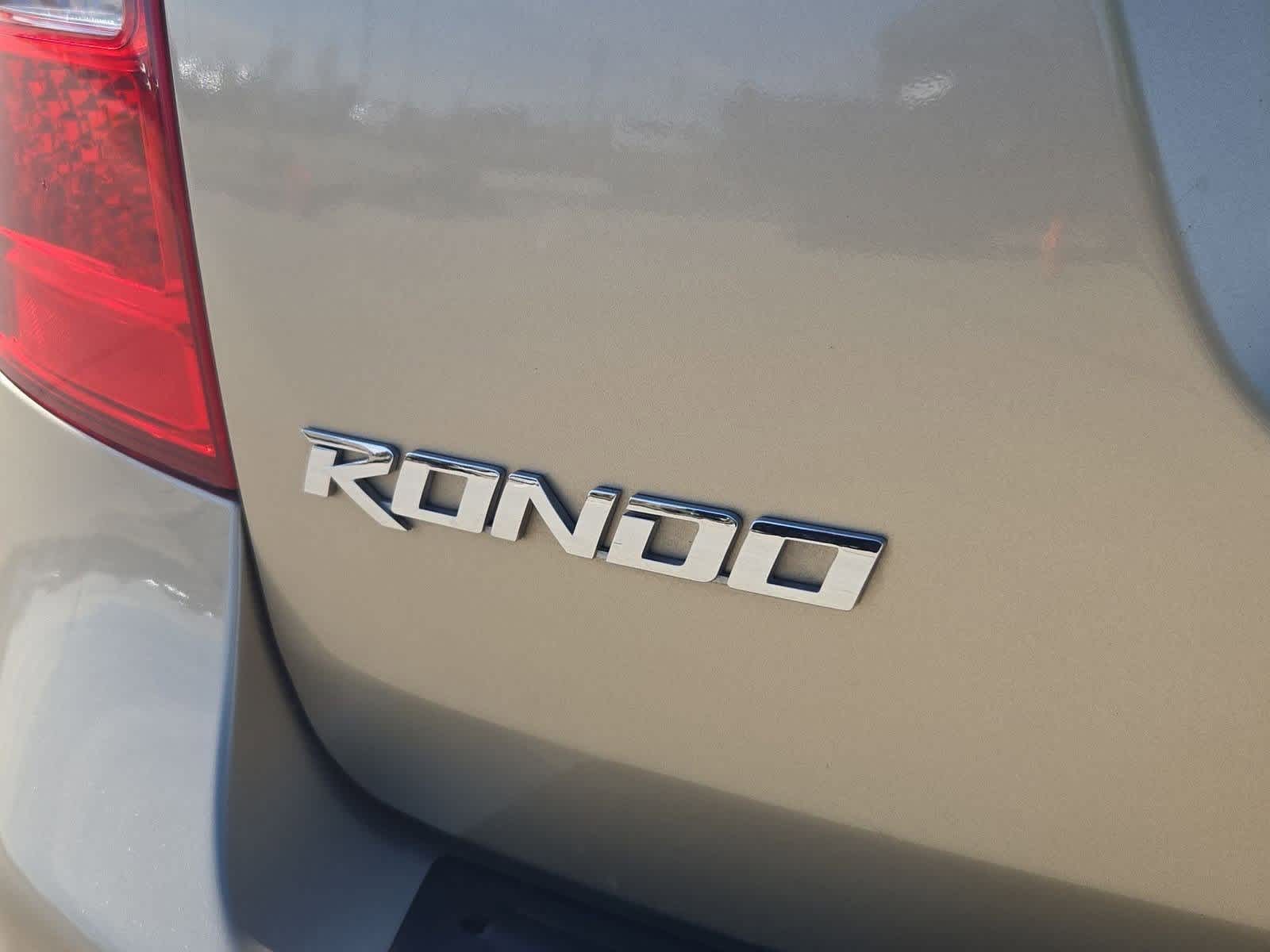 Thumbnail: 2007 Kia Rondo - 12