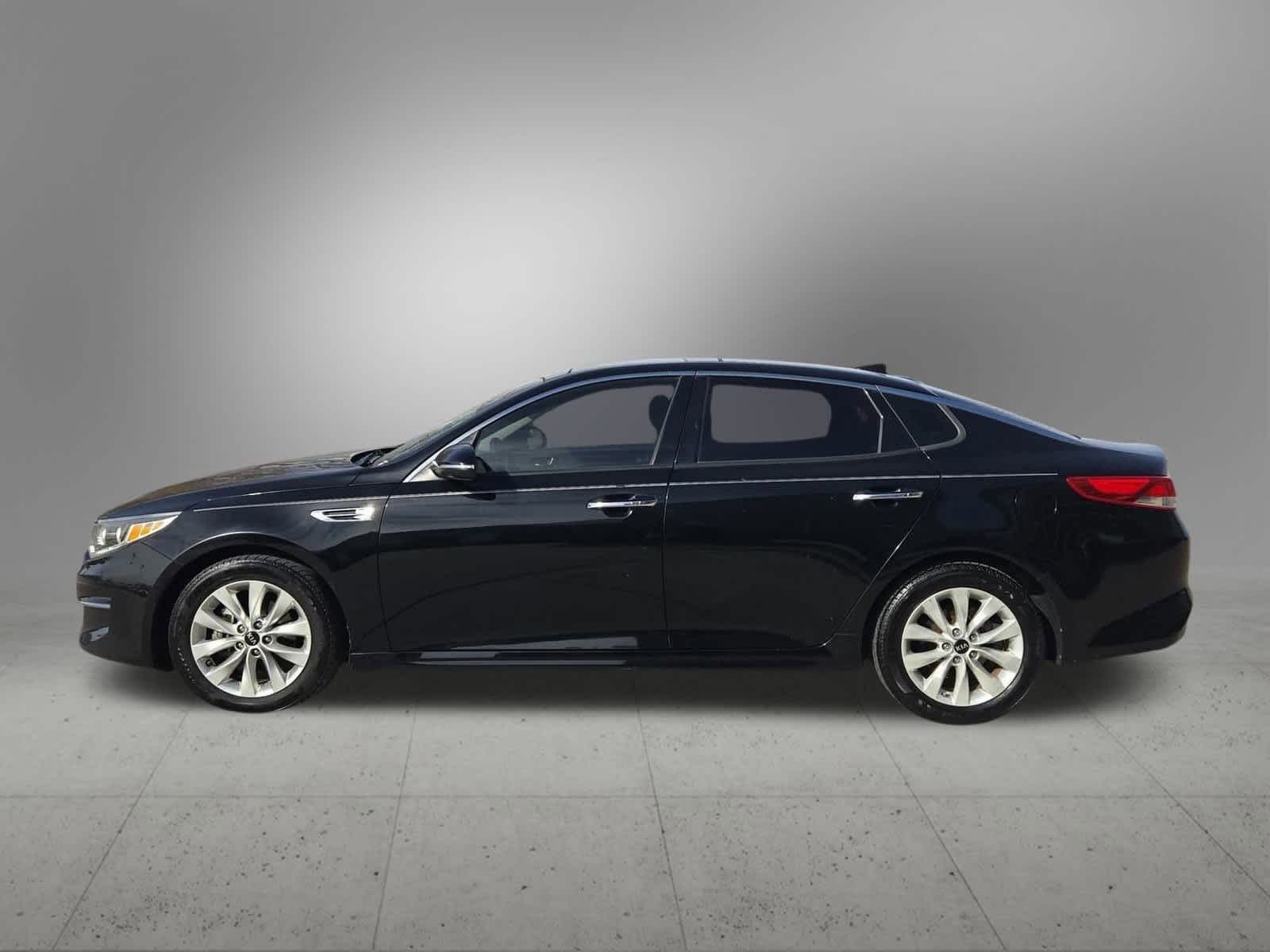 Thumbnail: 2016 Kia Optima - 3