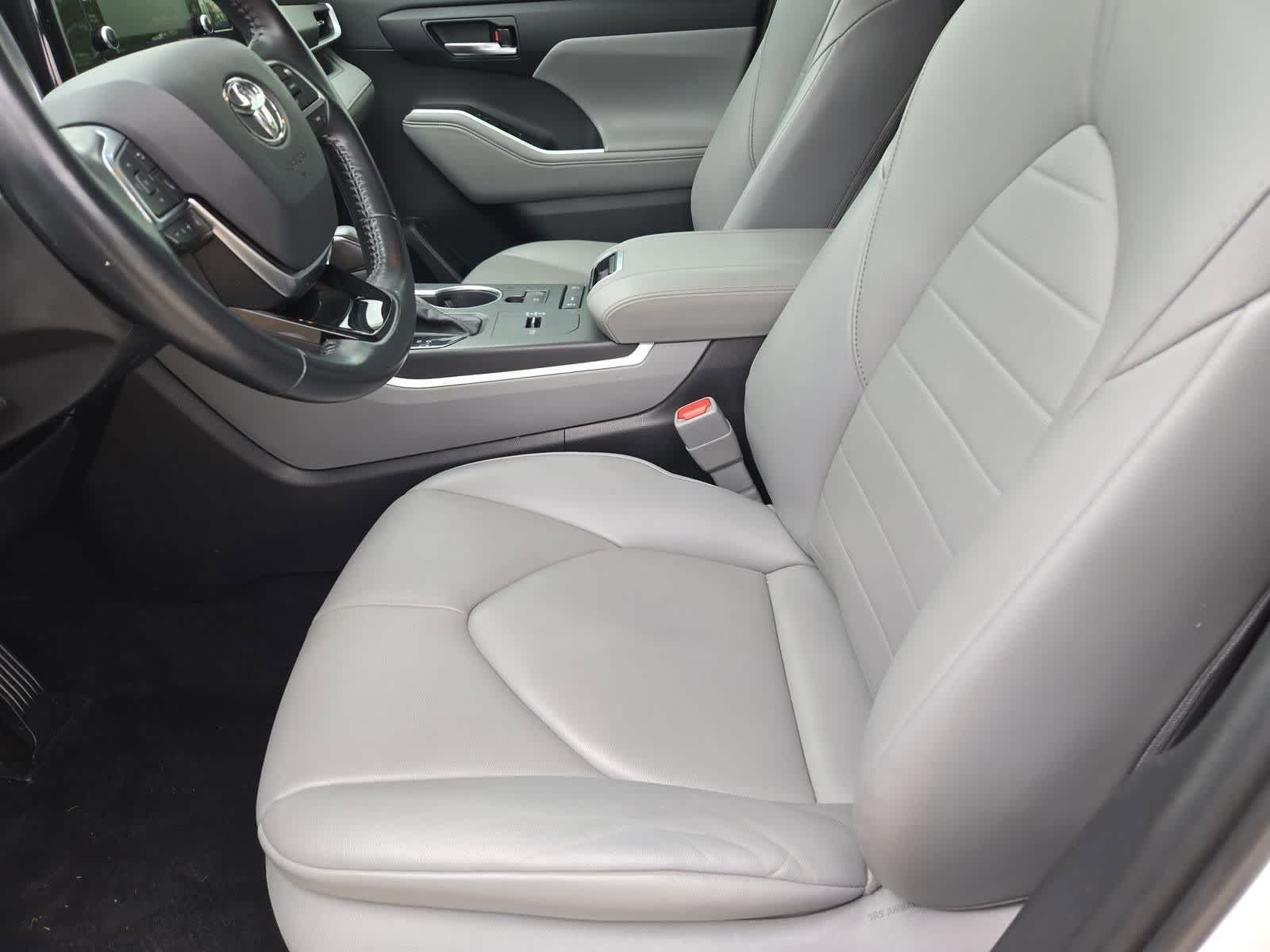 Thumbnail: 2021 Toyota Highlander - 15
