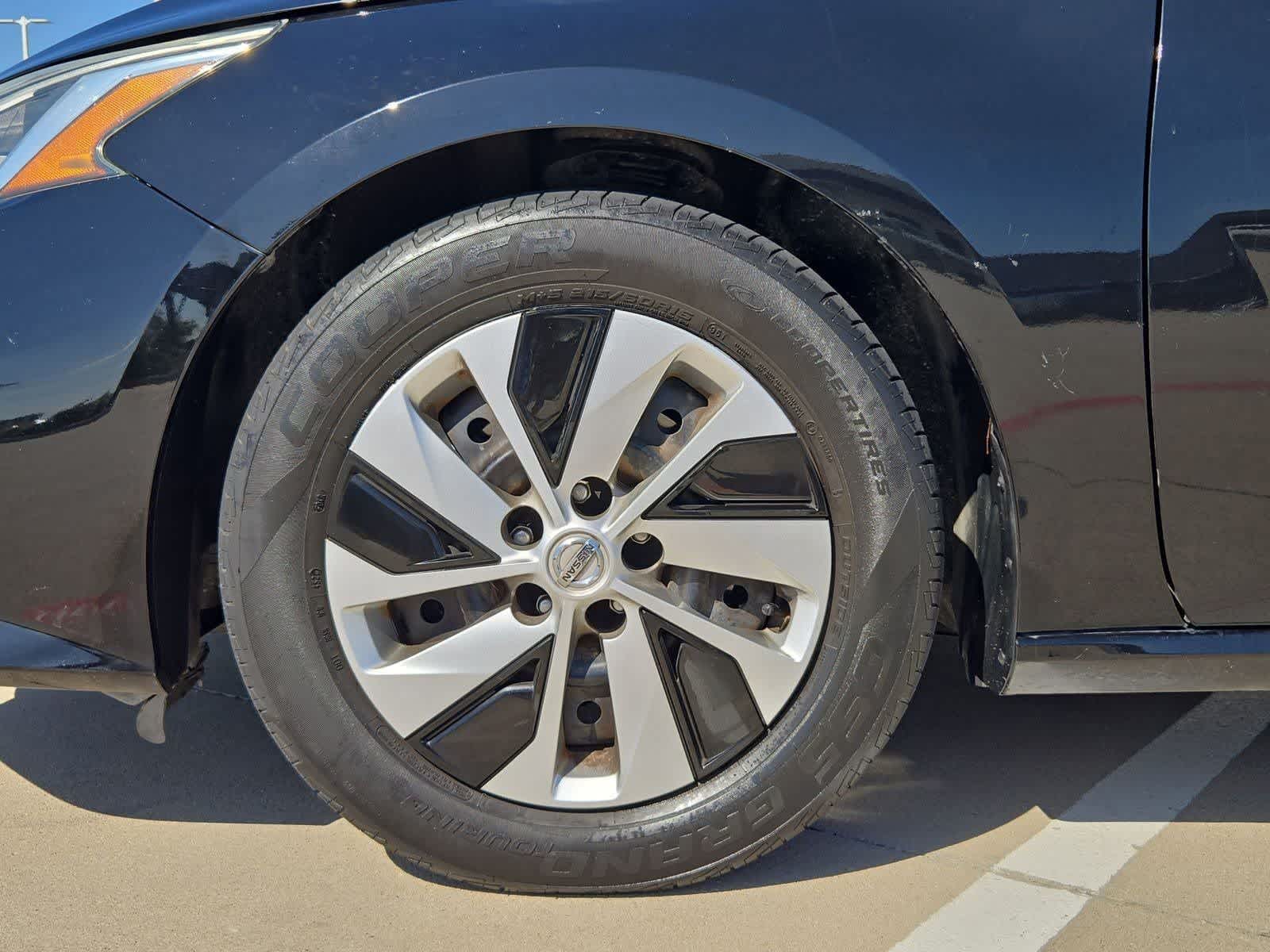 Thumbnail: 2019 Nissan Altima - 12