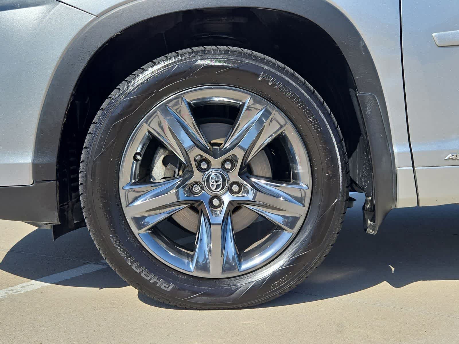 Thumbnail: 2018 Toyota Highlander - 12