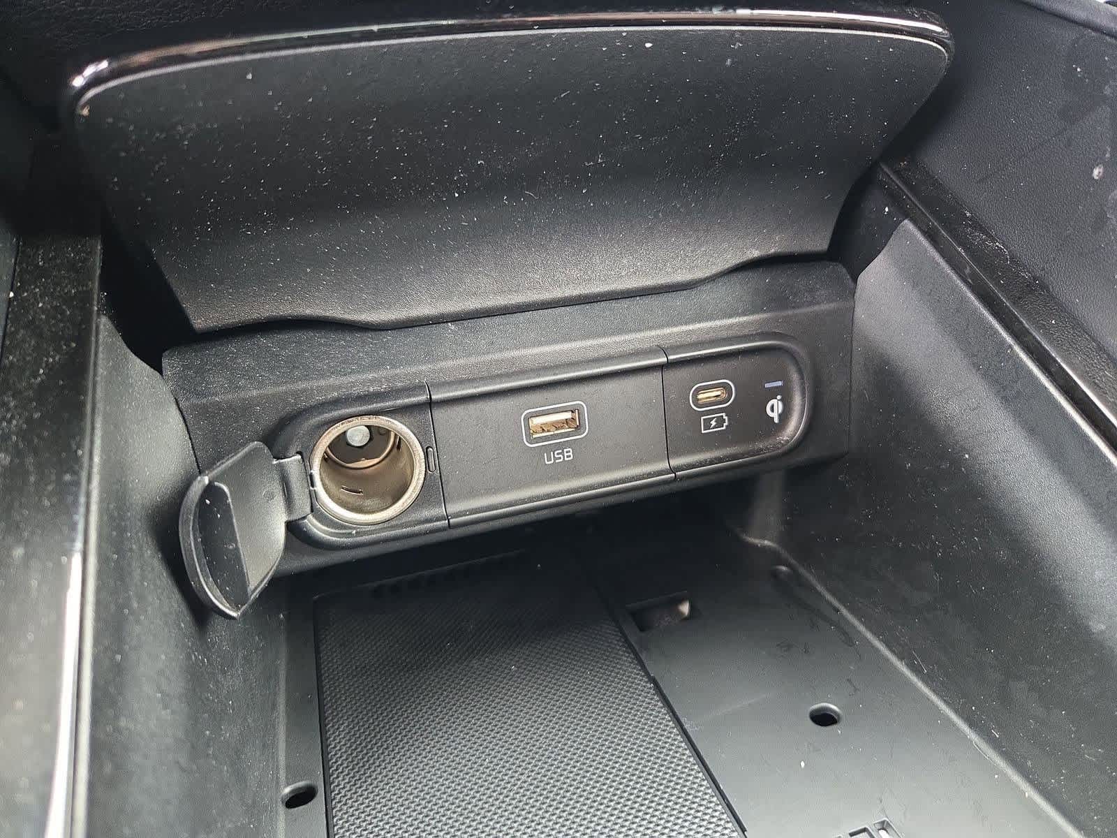 Thumbnail: 2023 Kia Telluride - 32