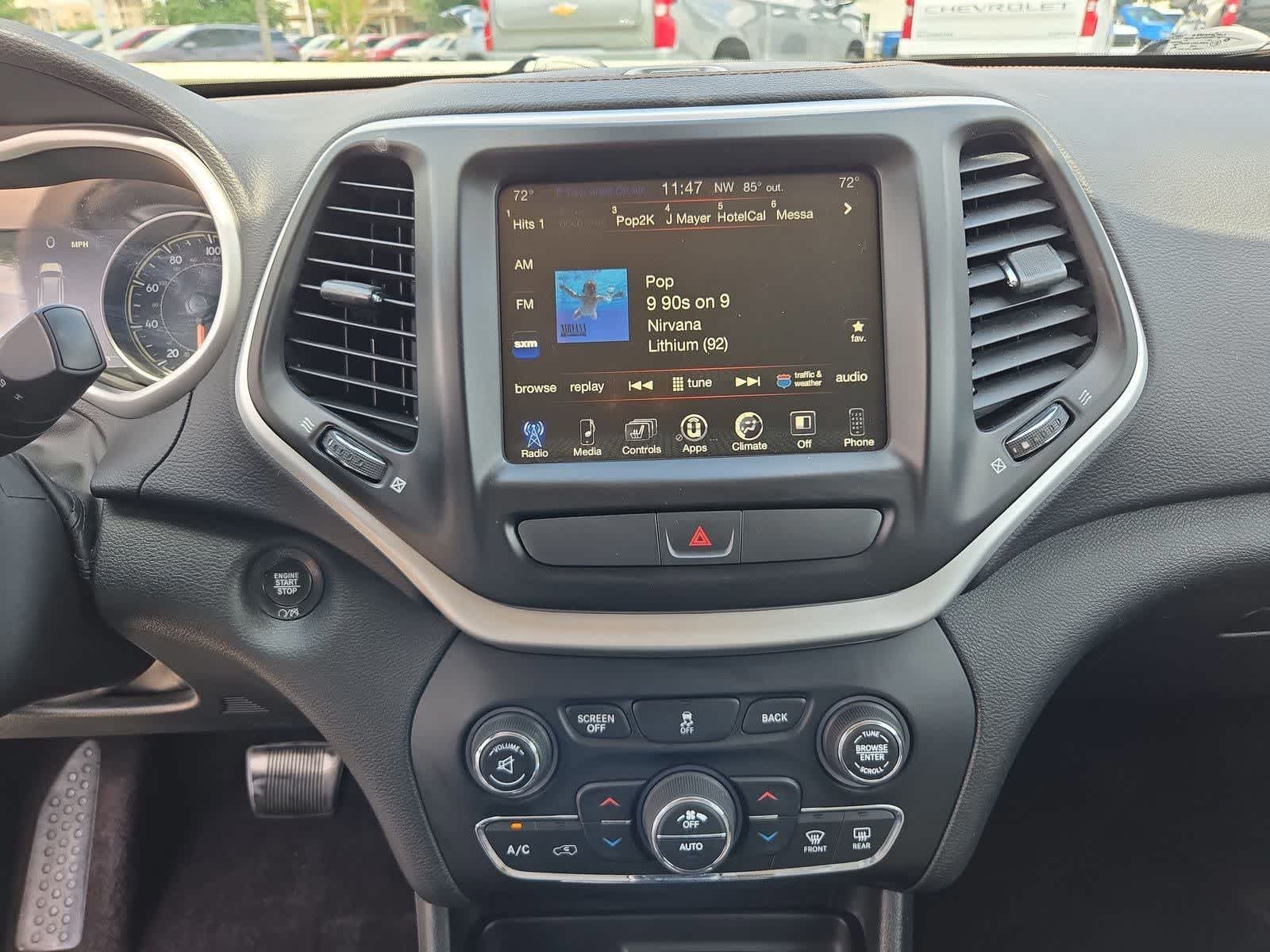 Thumbnail: 2017 Jeep Cherokee - 26