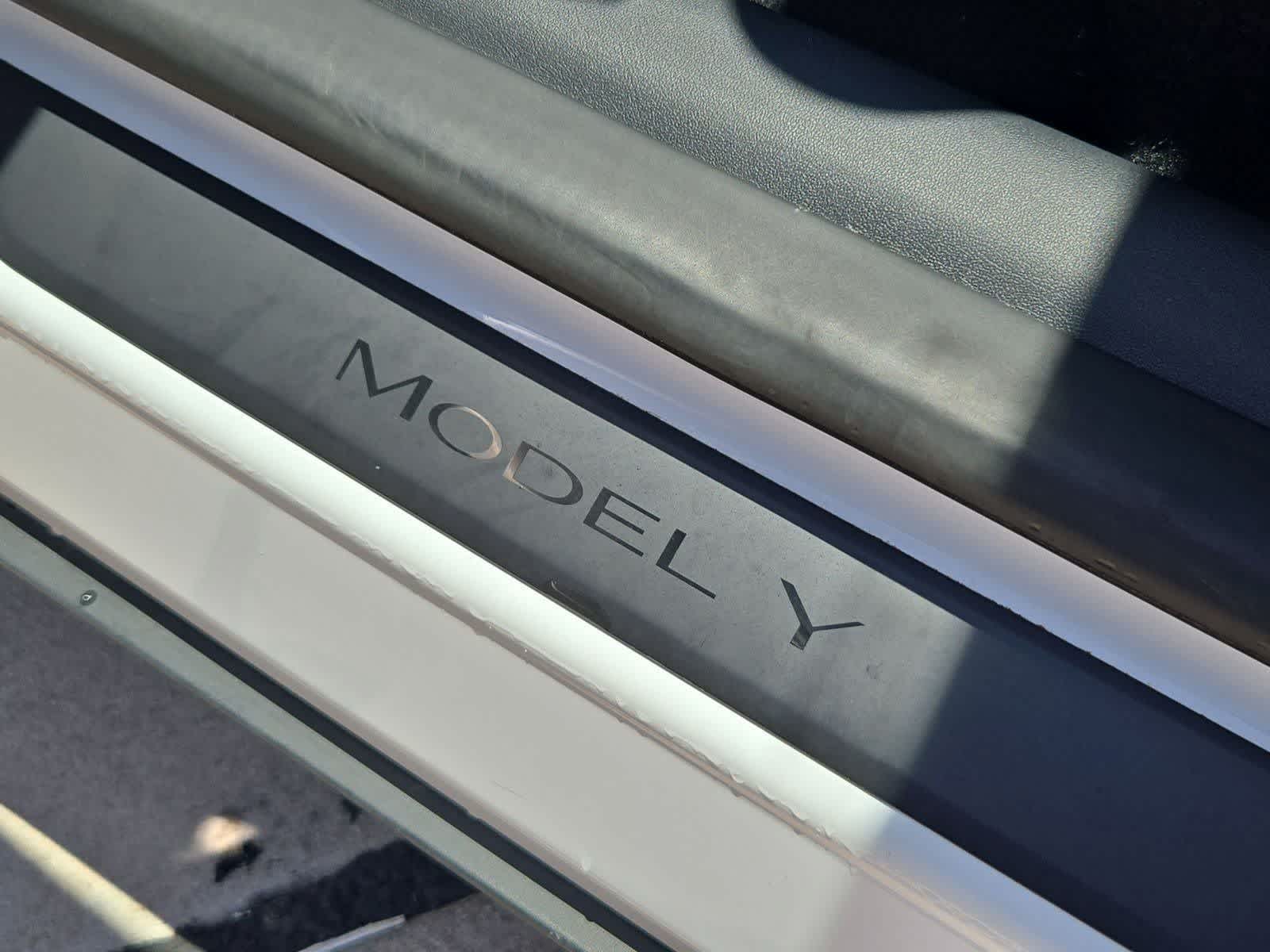 Thumbnail: 2023 Tesla Model Y - 10