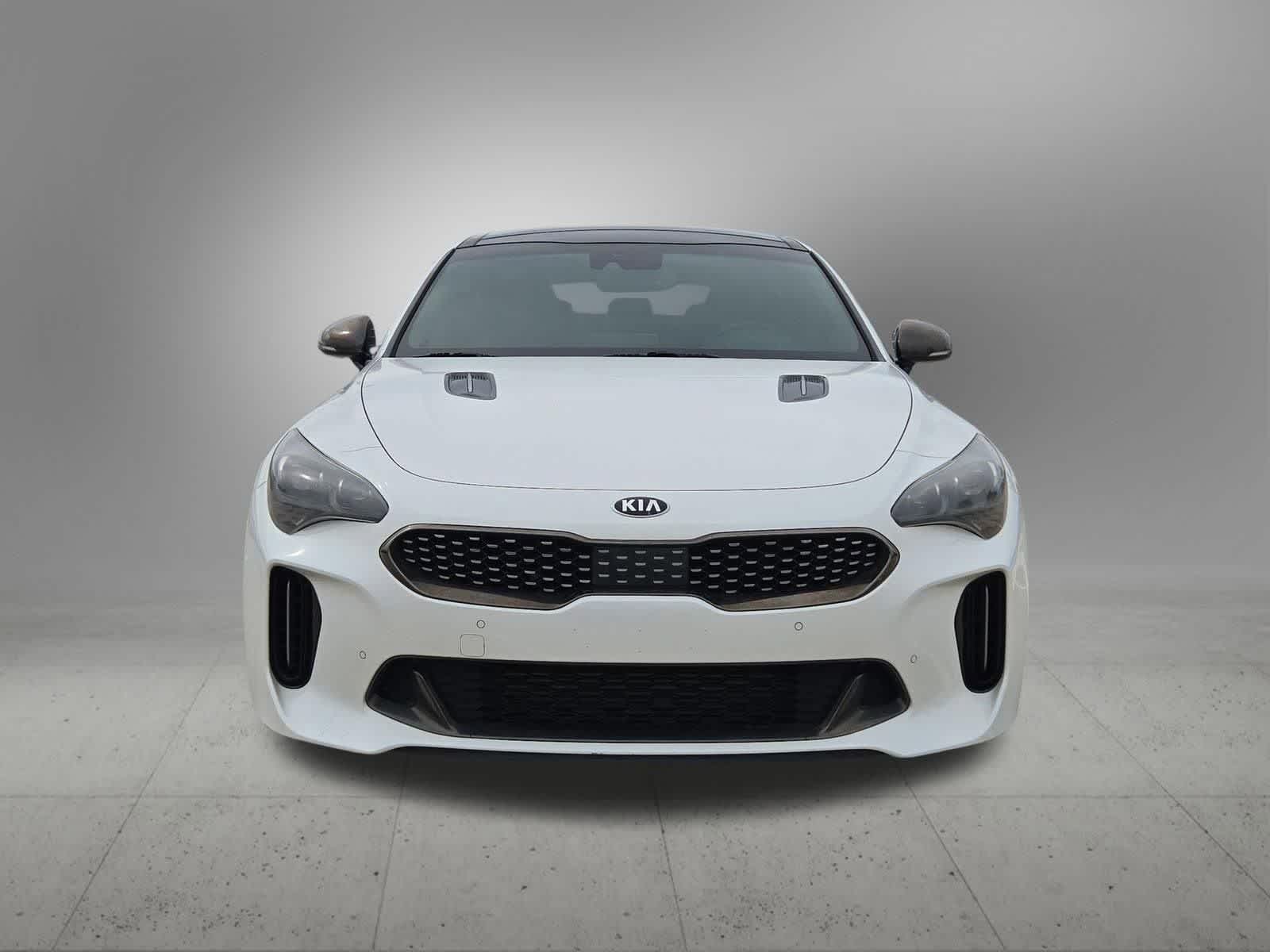 Thumbnail: 2018 Kia Stinger - 9