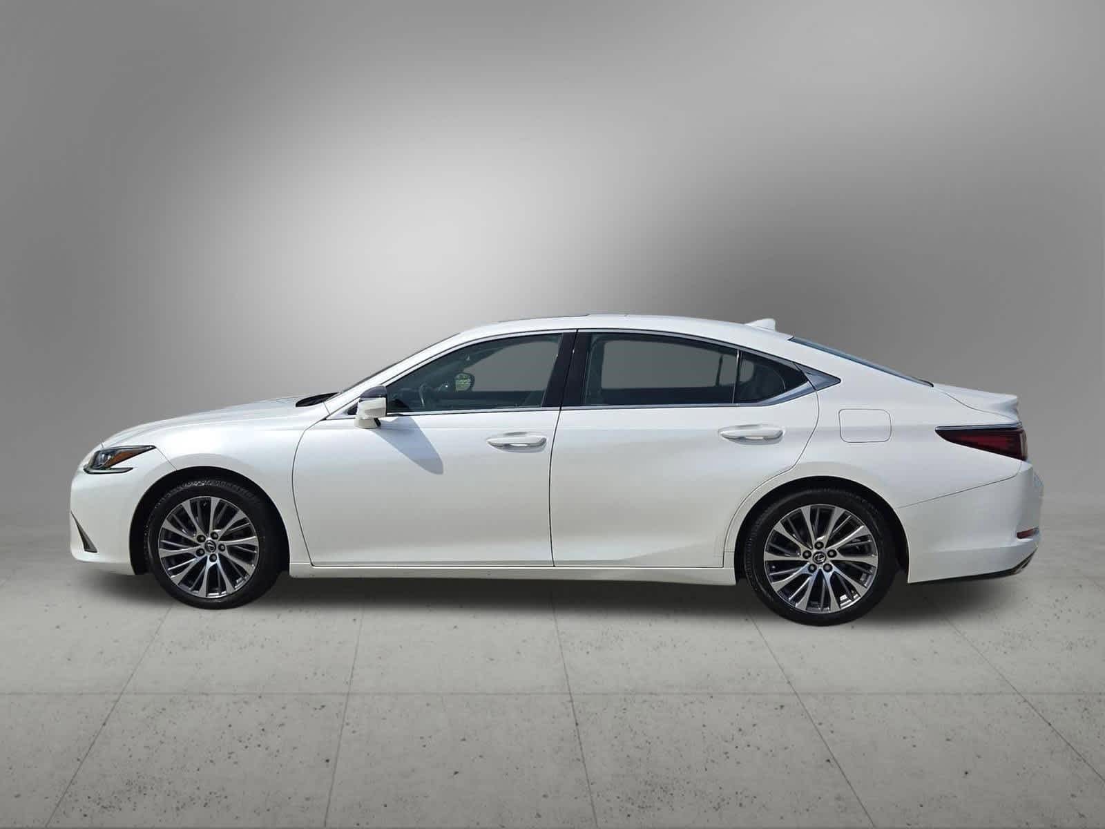Thumbnail: 2021 Lexus ES - 3