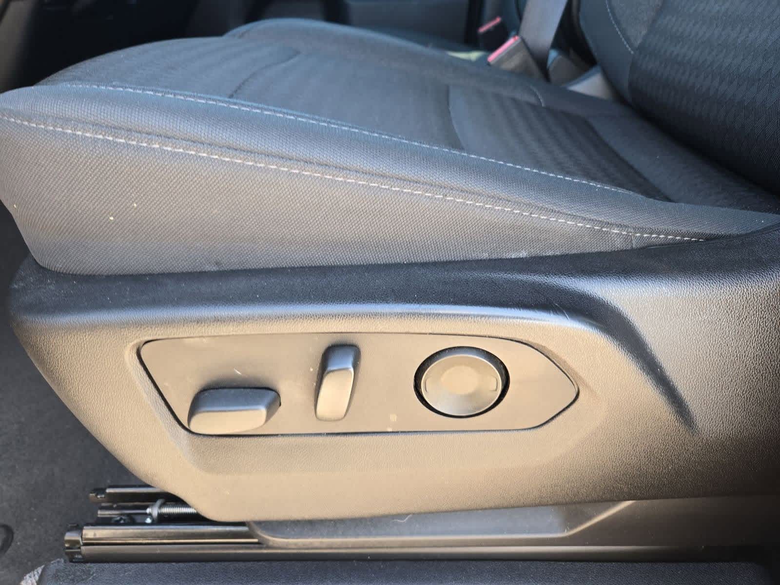 Thumbnail: 2022 Chevrolet Silverado 1500 - 16