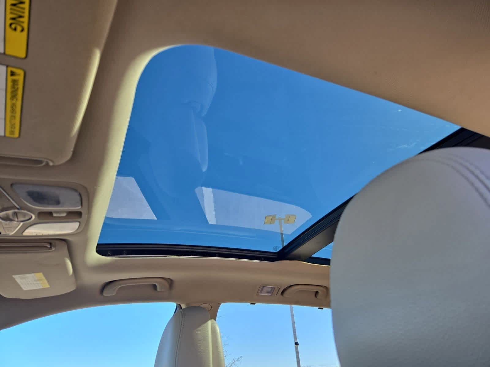 Thumbnail: 2015 Kia Sorento - 18