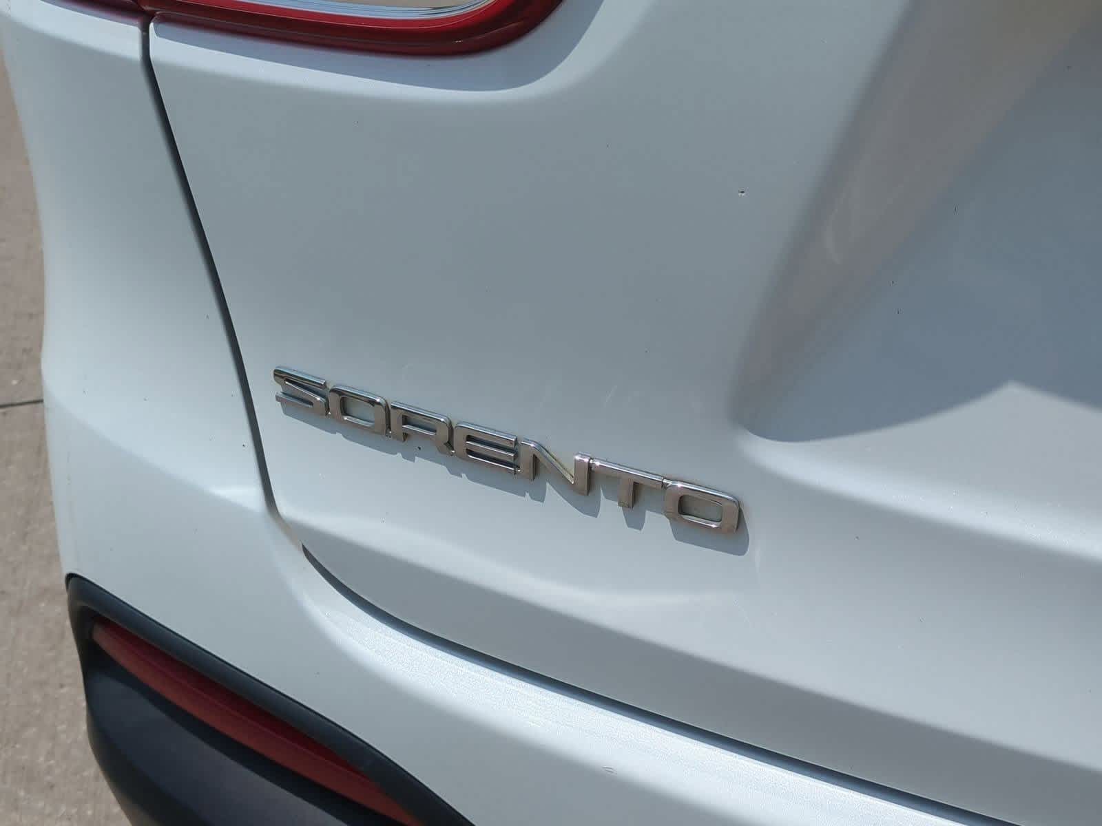 Thumbnail: 2016 Kia Sorento - 11