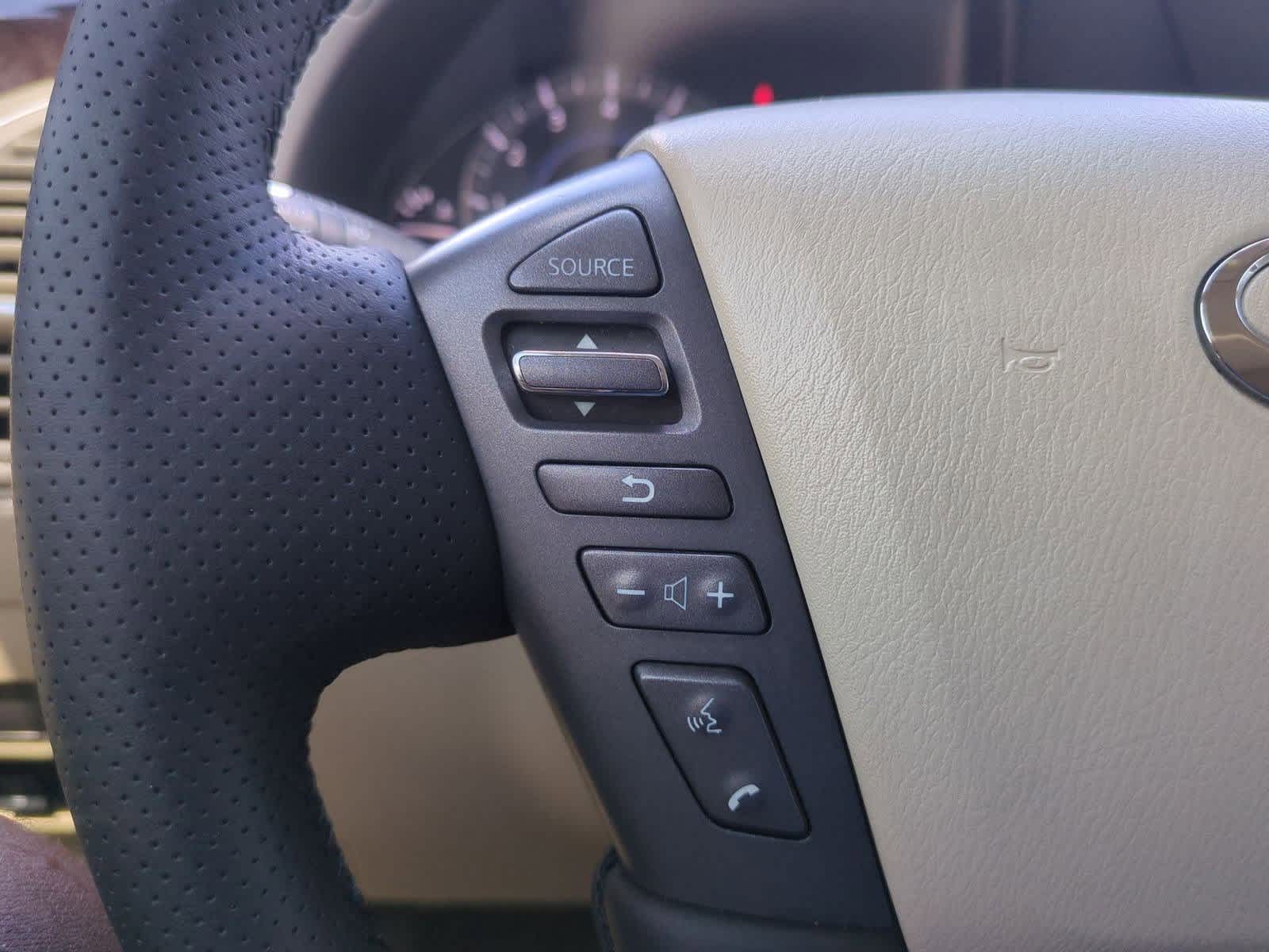 Thumbnail: 2011 INFINITI QX56 - 25