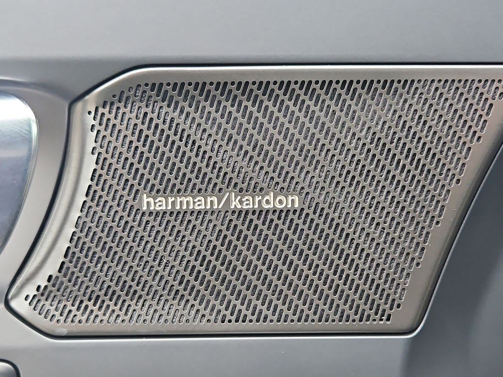 Thumbnail: 2024 Volvo XC40 - 32