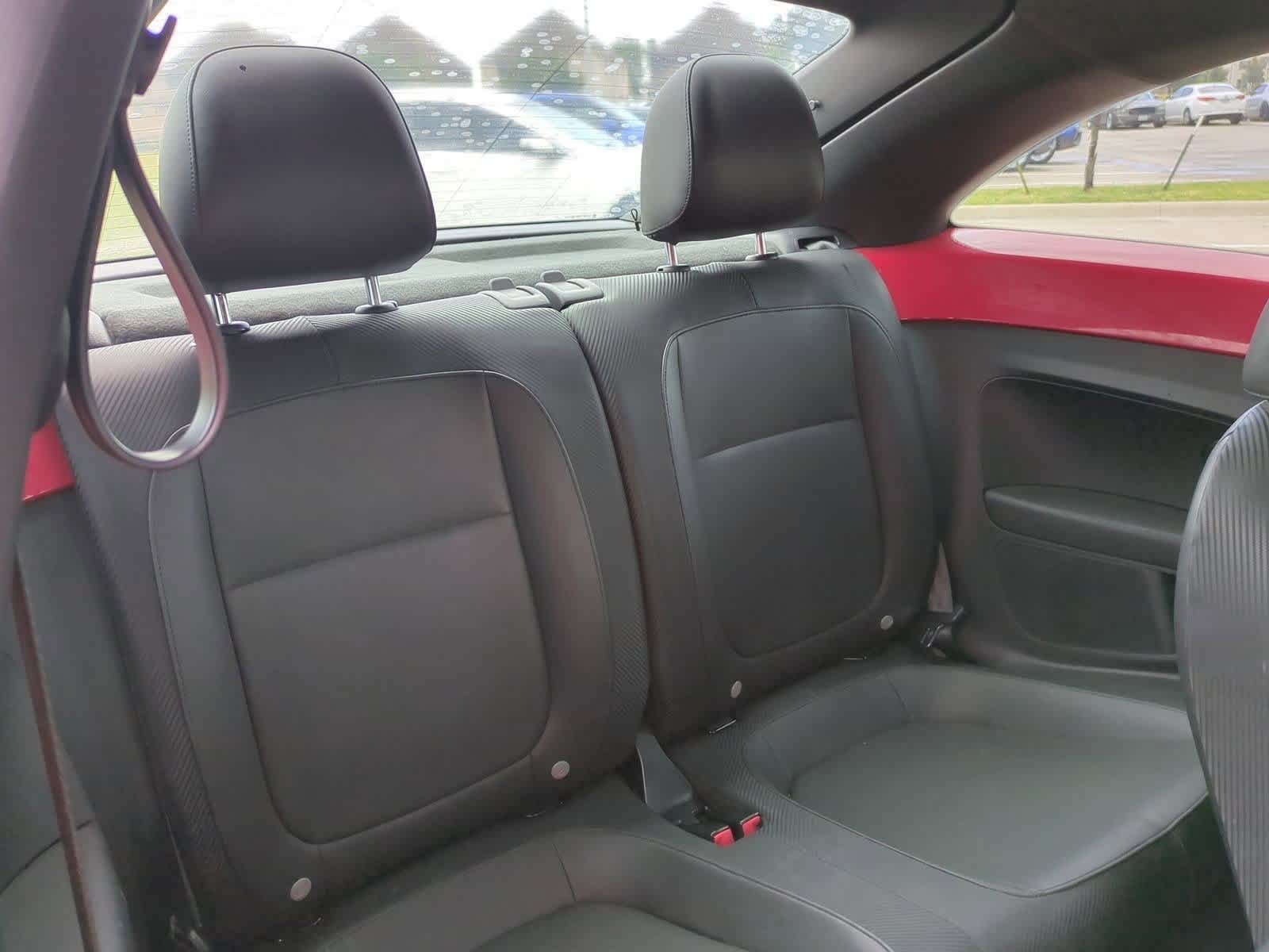 Thumbnail: 2014 Volkswagen Beetle - 17