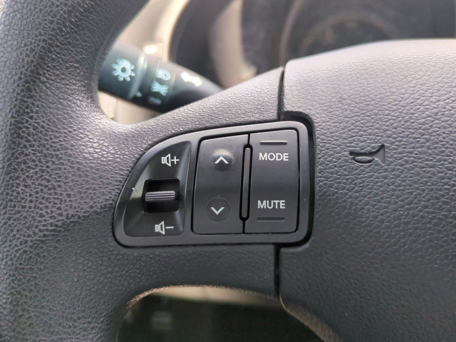Thumbnail: 2012 Kia Sportage - 21