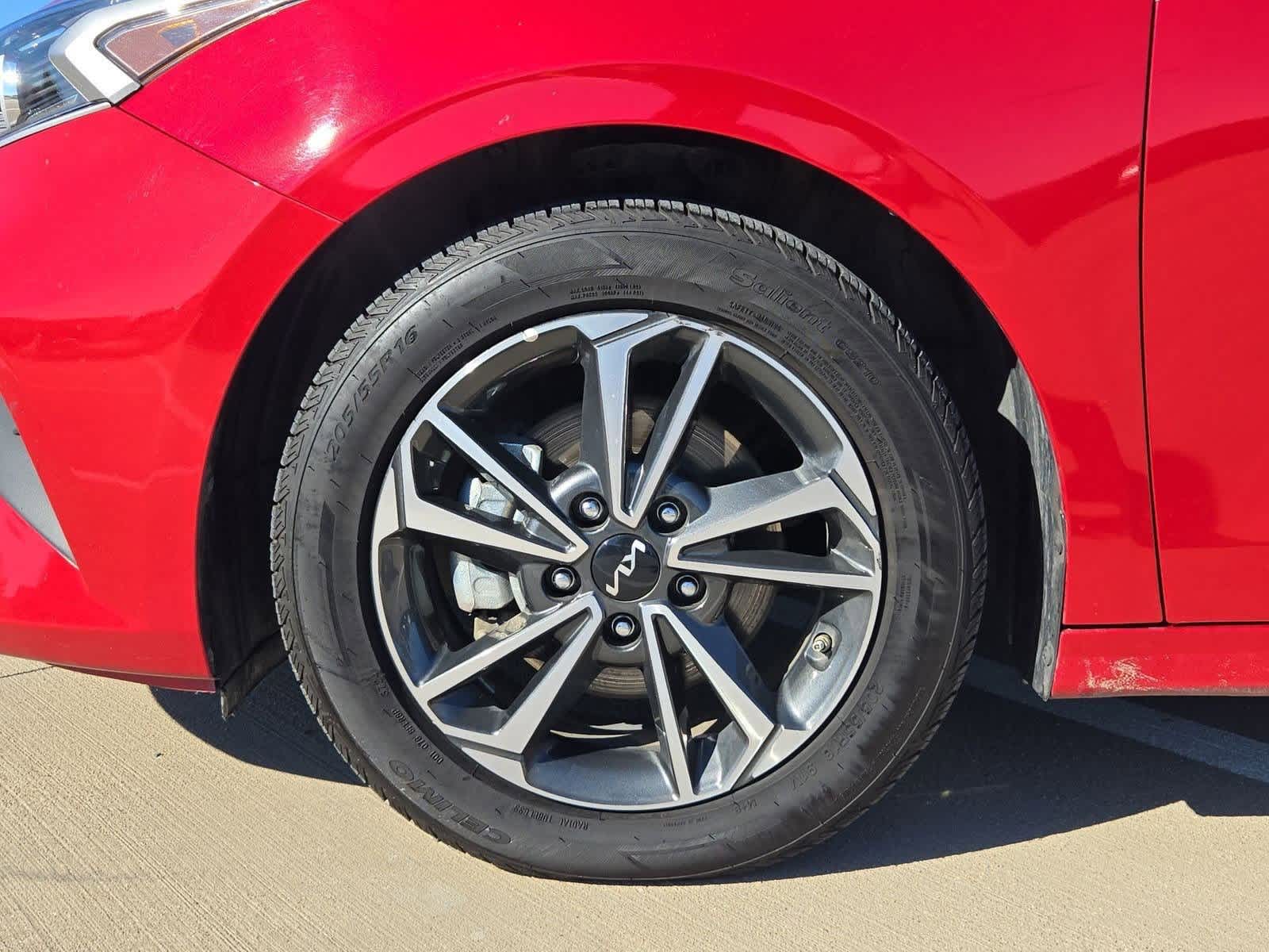 Thumbnail: 2024 Kia Forte - 12