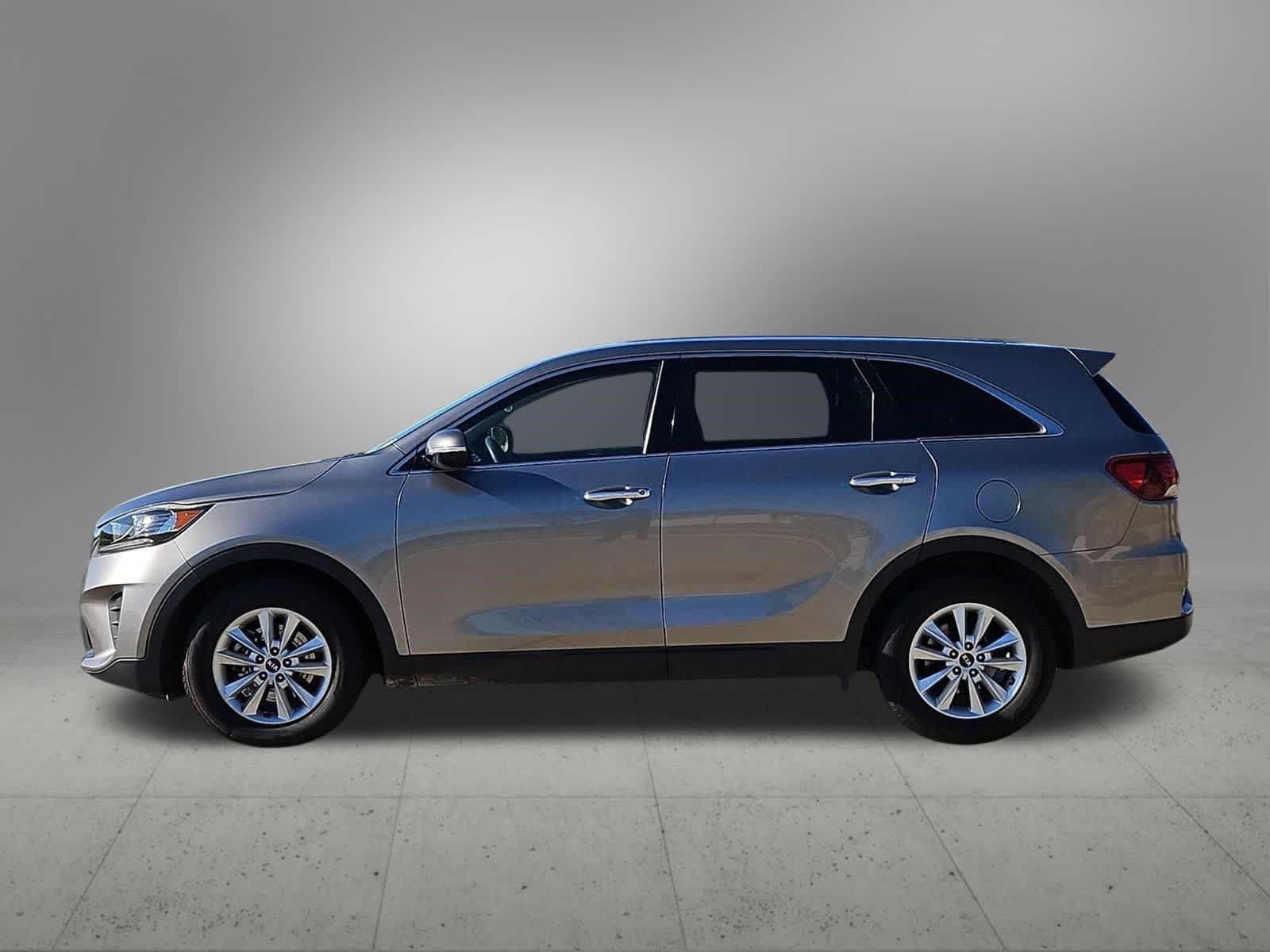 Thumbnail: 2019 Kia Sorento - 3
