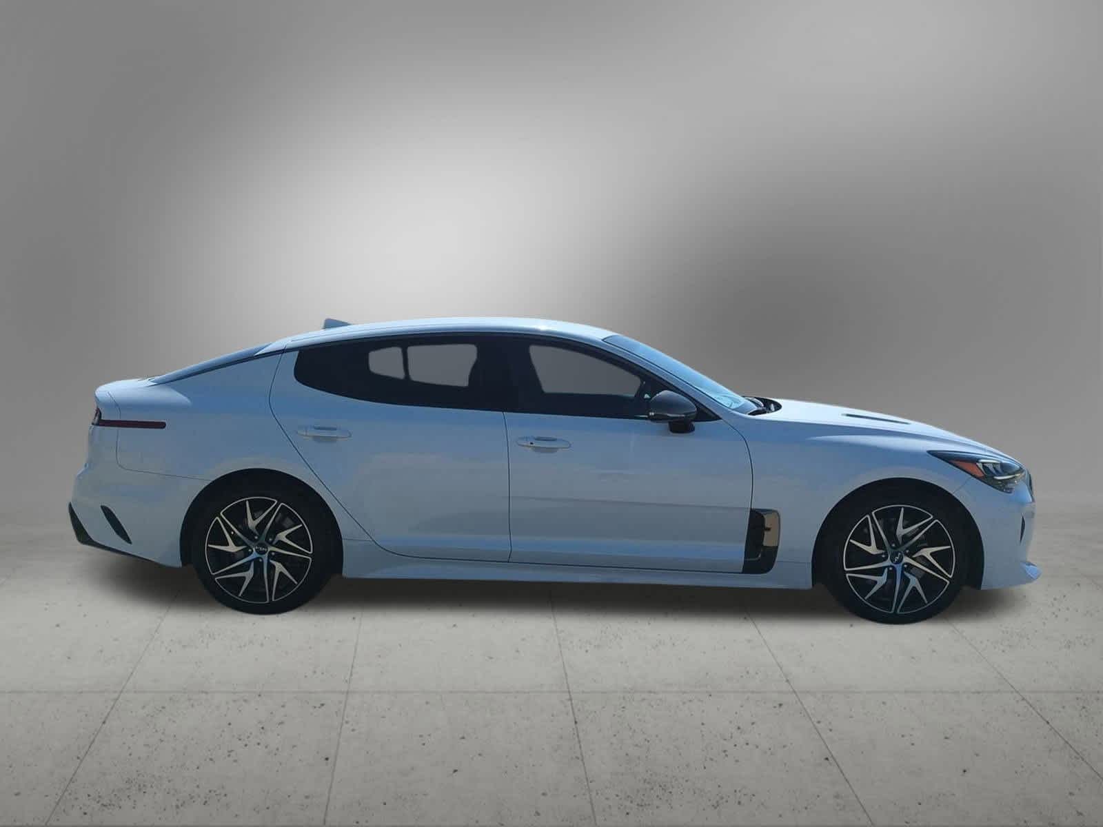 Thumbnail: 2022 Kia Stinger - 7