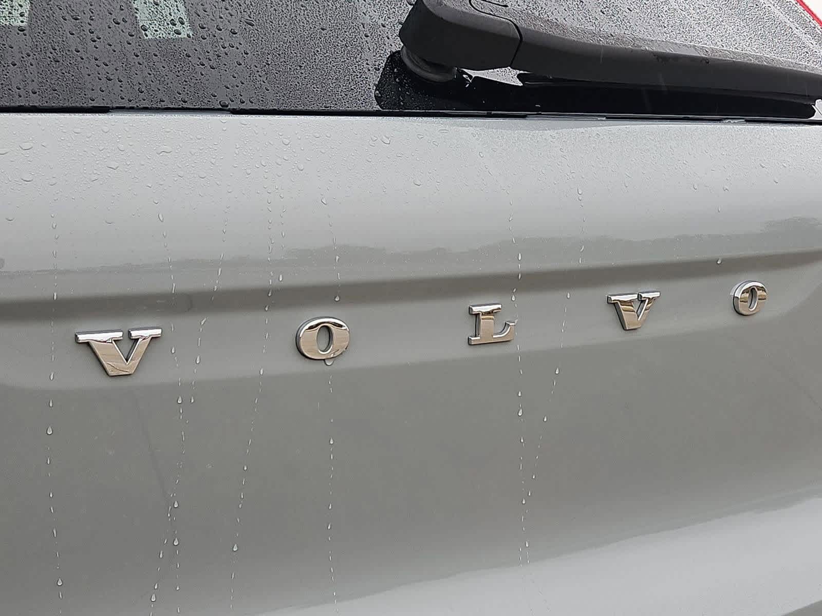 Thumbnail: 2024 Volvo XC40 - 11