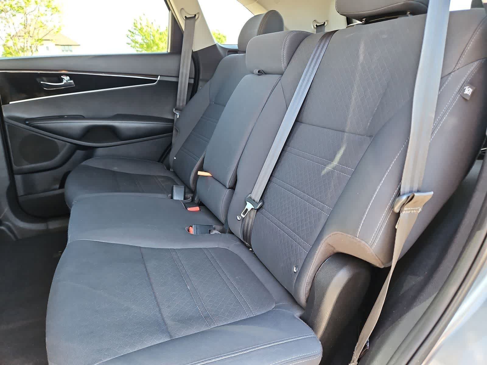 Thumbnail: 2019 Kia Sorento - 17