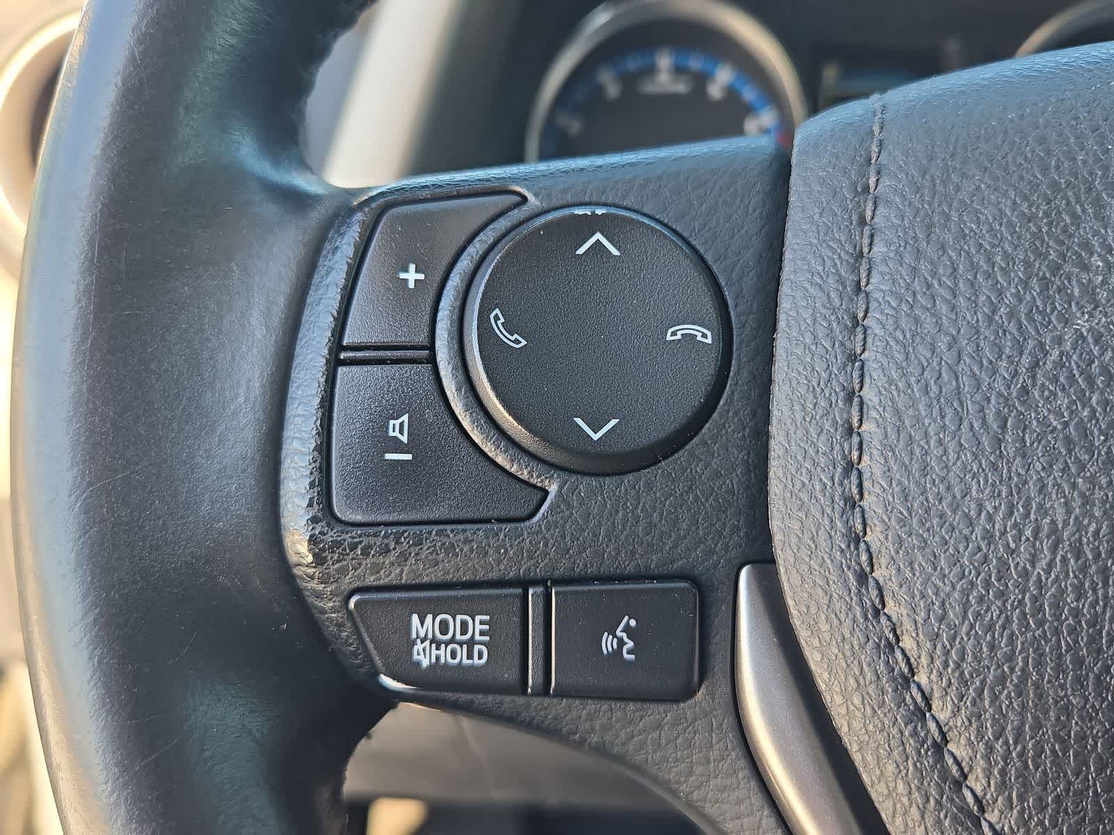 Thumbnail: 2016 Toyota RAV4 - 25