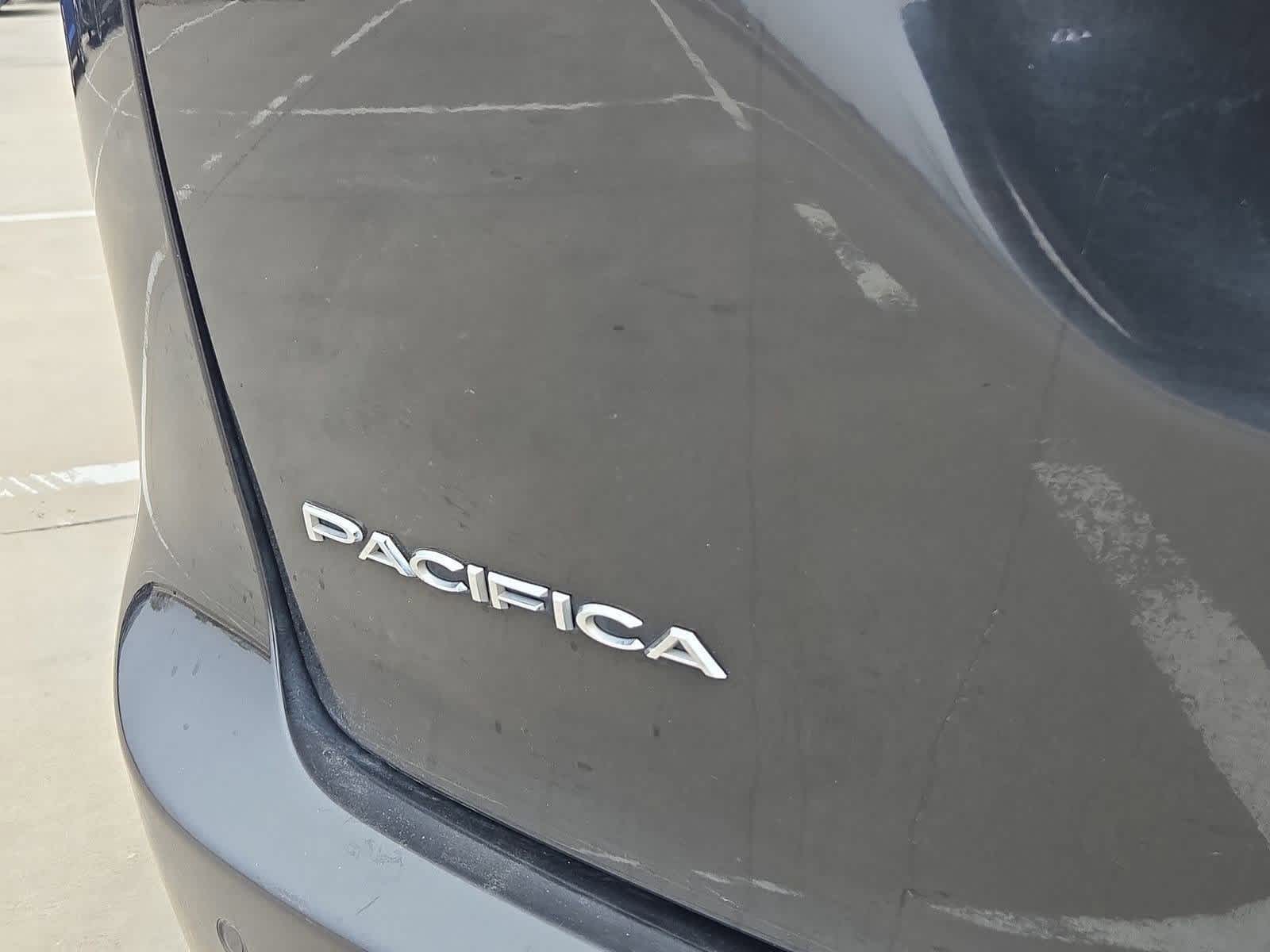 Thumbnail: 2018 Chrysler Pacifica - 11